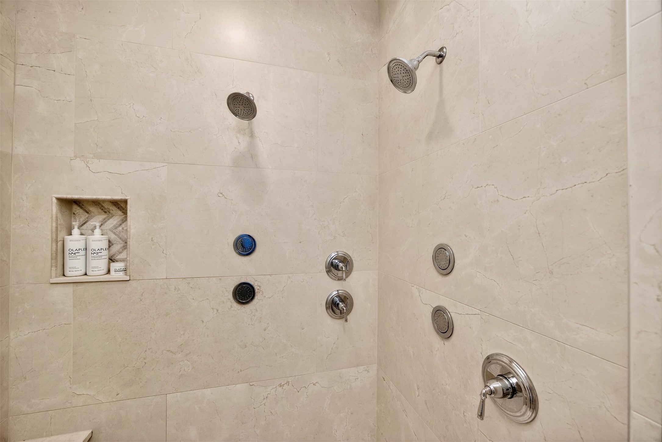 Urbandale, Iowa, 50323, United States, 5 Bedrooms Bedrooms, ,6 BathroomsBathrooms,Residential,Active,2030589