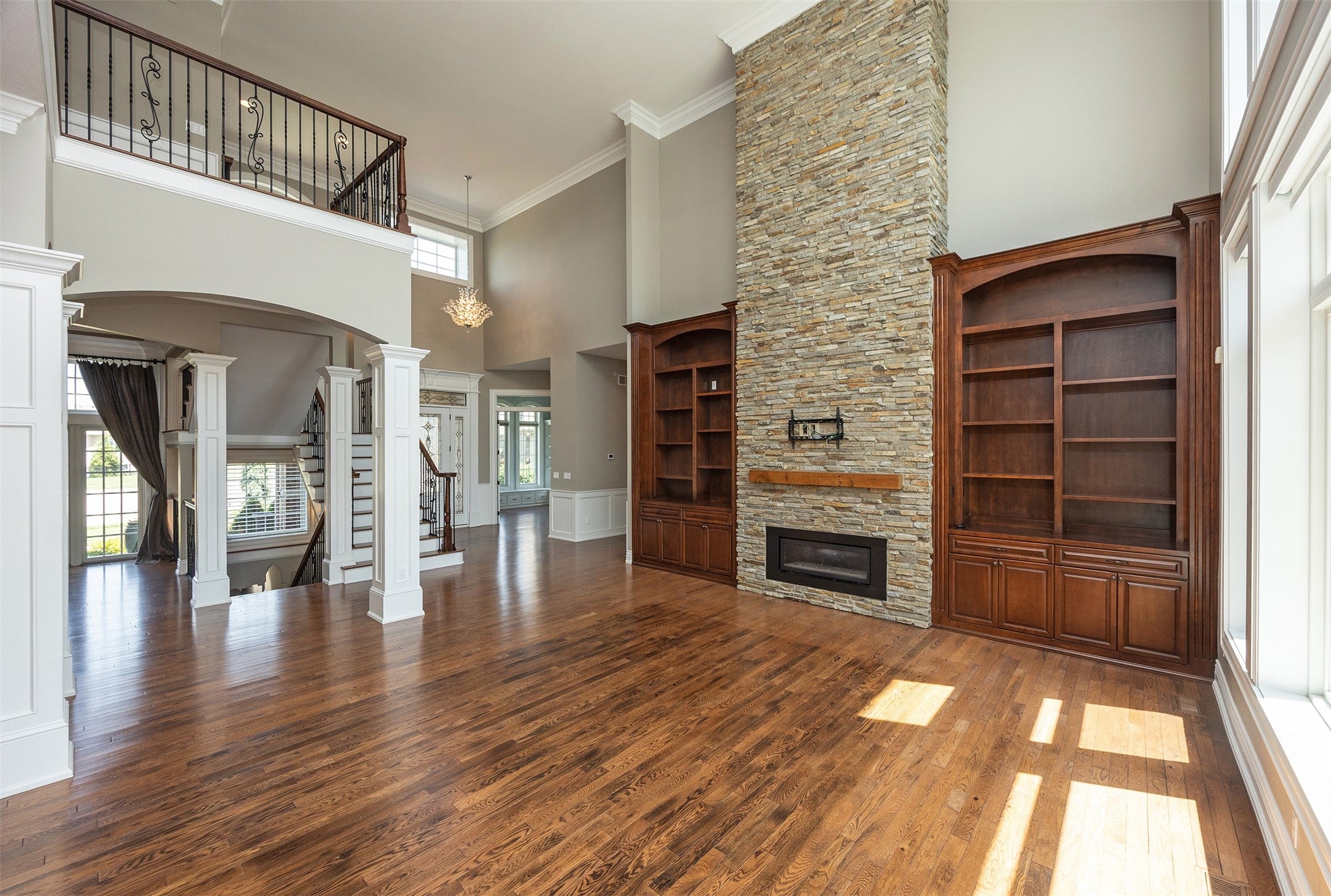 Urbandale, Iowa, 50323, United States, 5 Bedrooms Bedrooms, ,6 BathroomsBathrooms,Residential,Active,1876873