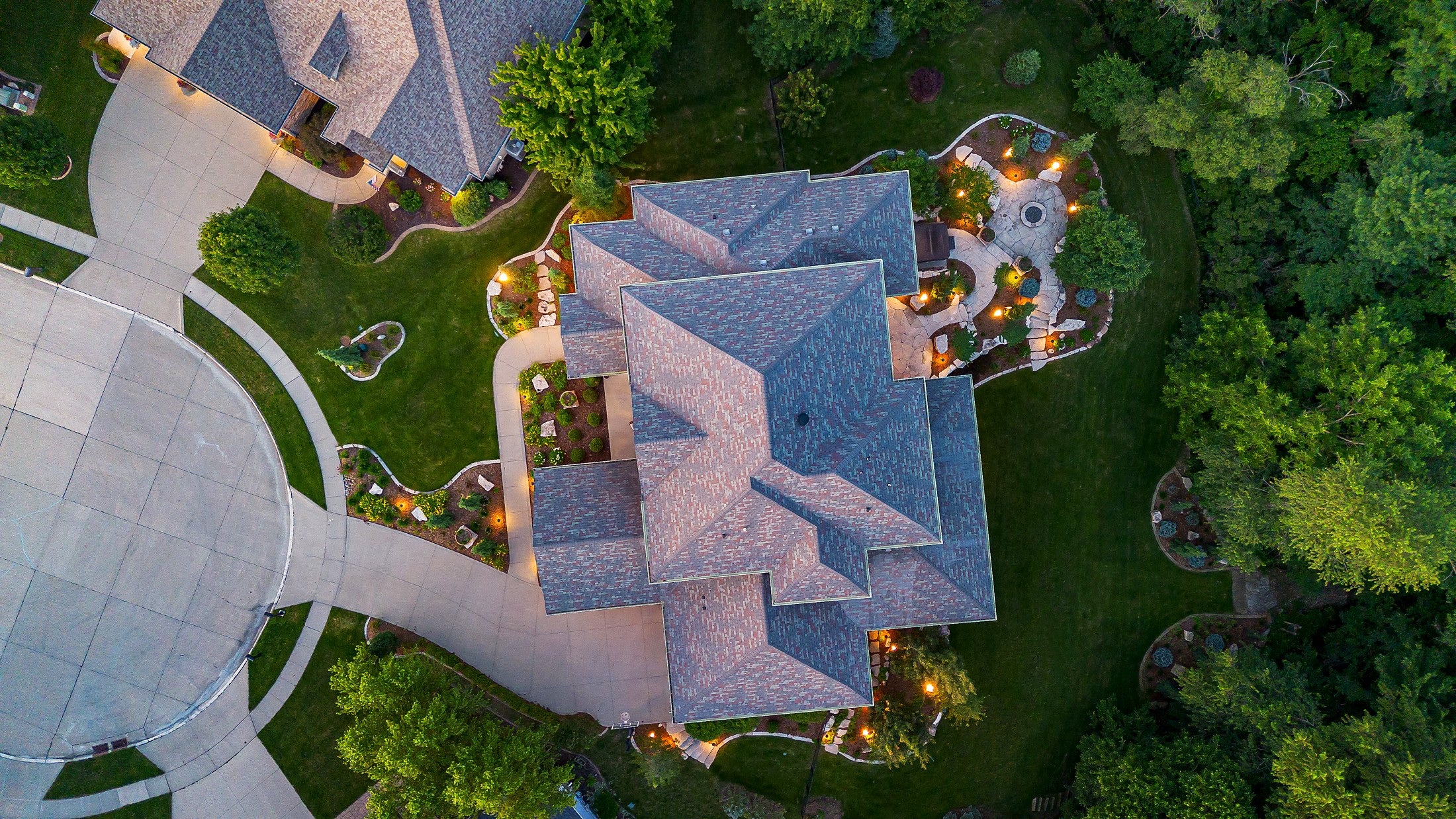 Urbandale, Iowa, 50323, United States, 5 Bedrooms Bedrooms, ,6 BathroomsBathrooms,Residential,Active,1876873