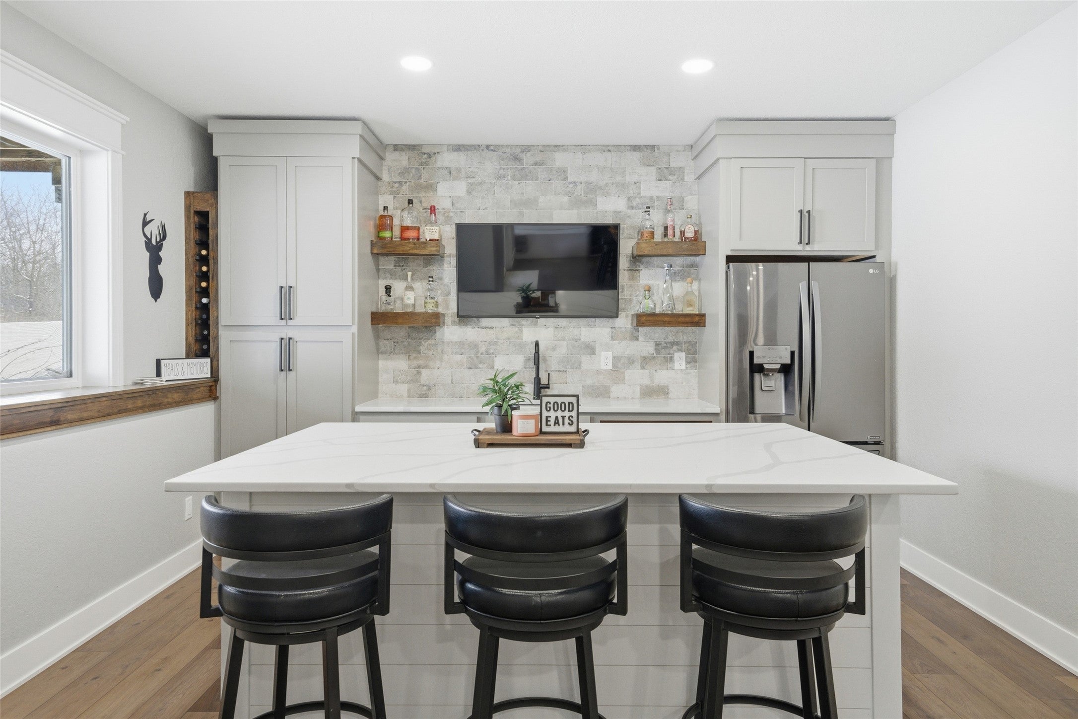 Bondurant, Iowa, 50035, United States, 5 Bedrooms Bedrooms, ,5 BathroomsBathrooms,Residential,Active,2002355