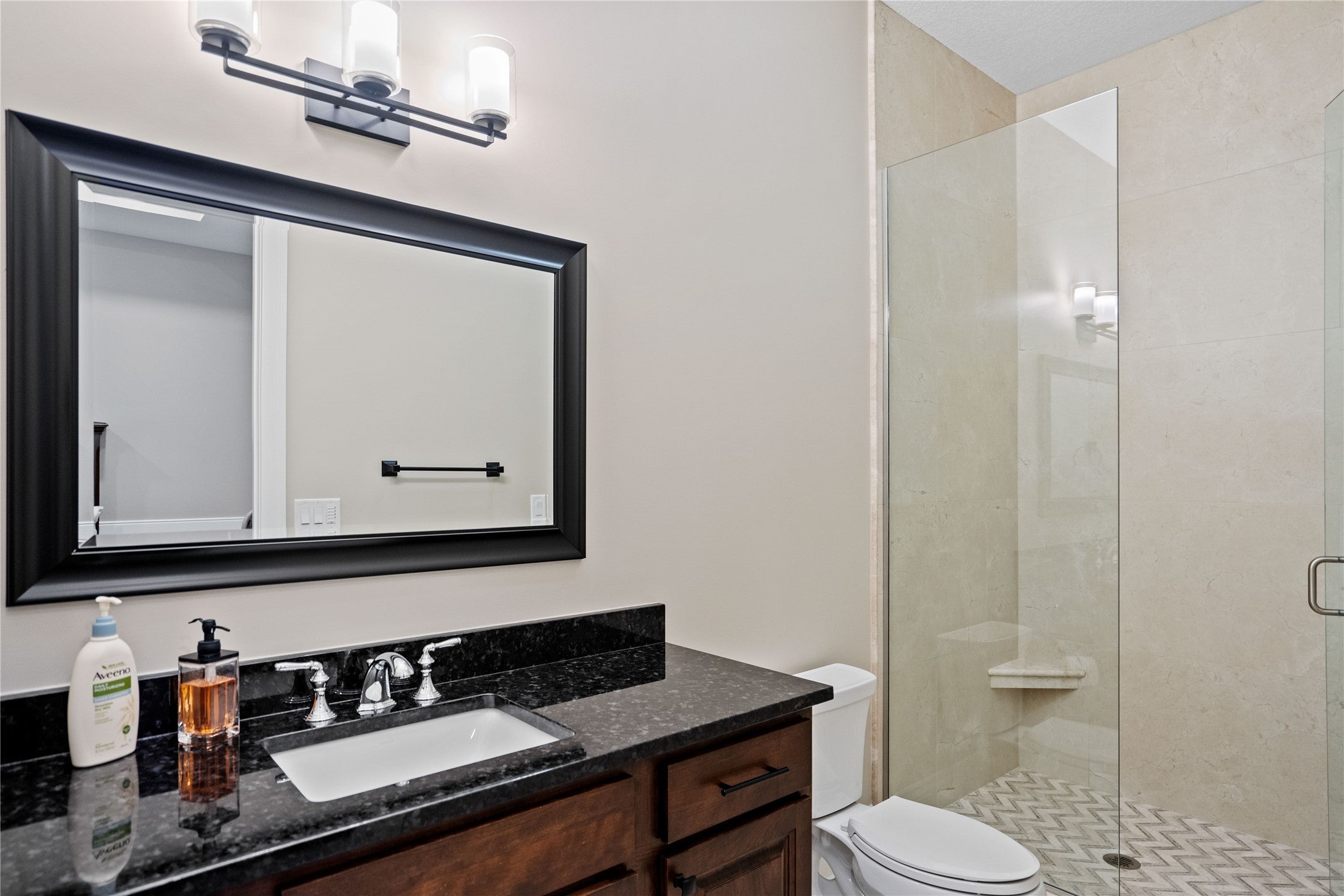 Urbandale, Iowa, 50323, United States, 2 Bedrooms Bedrooms, ,3 BathroomsBathrooms,Residential,Active,1973363