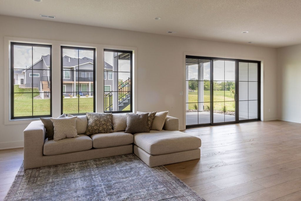 Clive, Iowa, 50325, United States, ,4 BathroomsBathrooms,Residential,Active,1769870