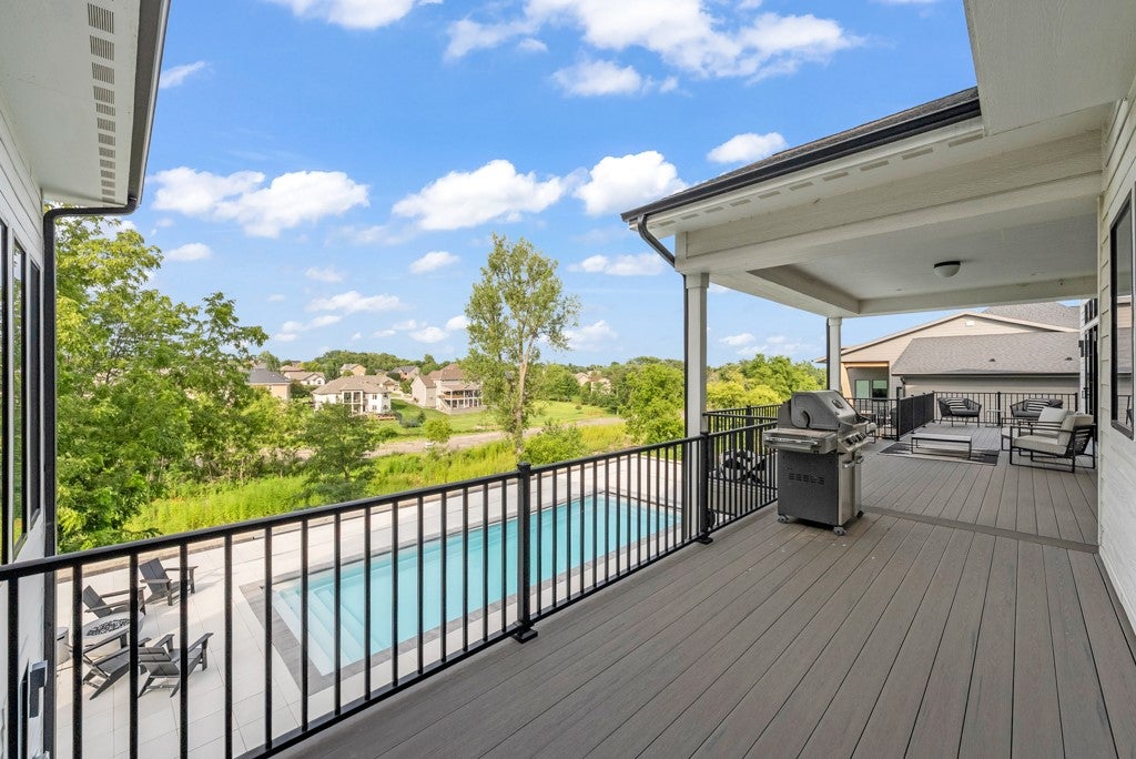 Clive, Iowa, 50325, United States, 5 Bedrooms Bedrooms, ,6 BathroomsBathrooms,Residential,Active,1909646