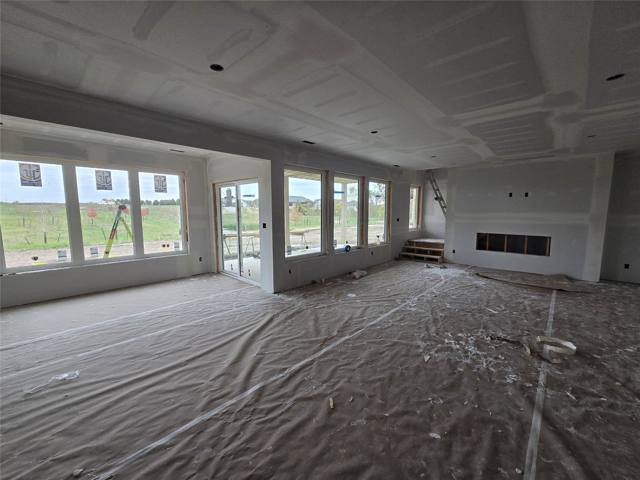 Urbandale, Iowa, 50323, United States, 4 Bedrooms Bedrooms, ,5 BathroomsBathrooms,Residential,Active,1945186