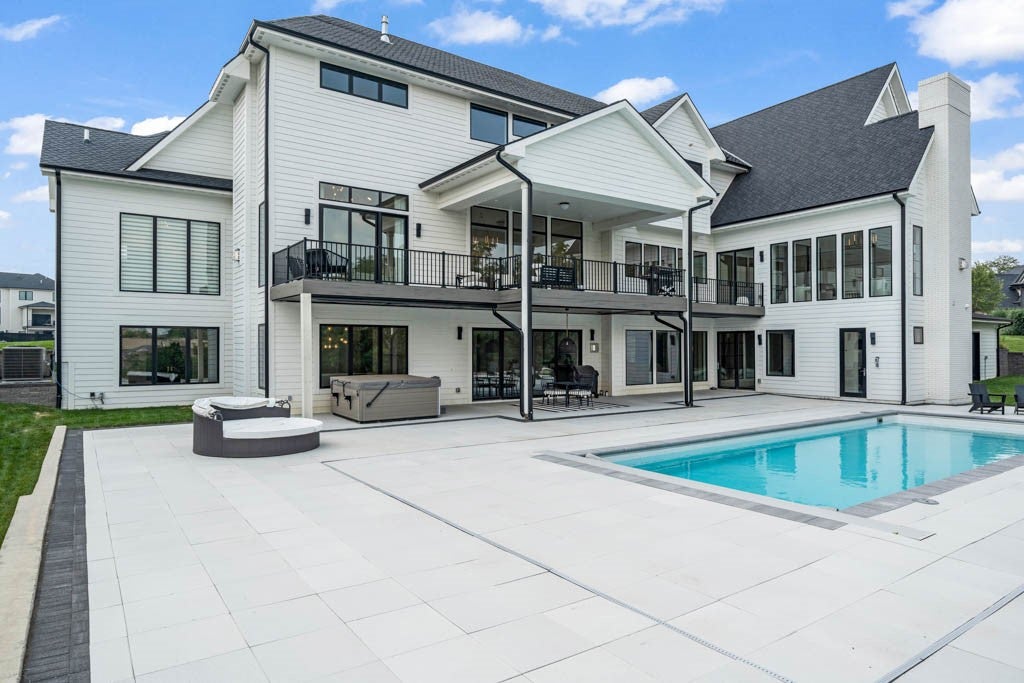 Clive, Iowa, 50325, United States, 5 Bedrooms Bedrooms, ,6 BathroomsBathrooms,Residential,Active,1909646