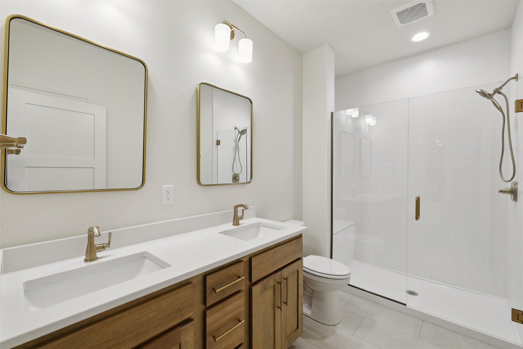 West Des Moines, Iowa, 50266, United States, 6 Bedrooms Bedrooms, ,5 BathroomsBathrooms,Residential,Active,1702108