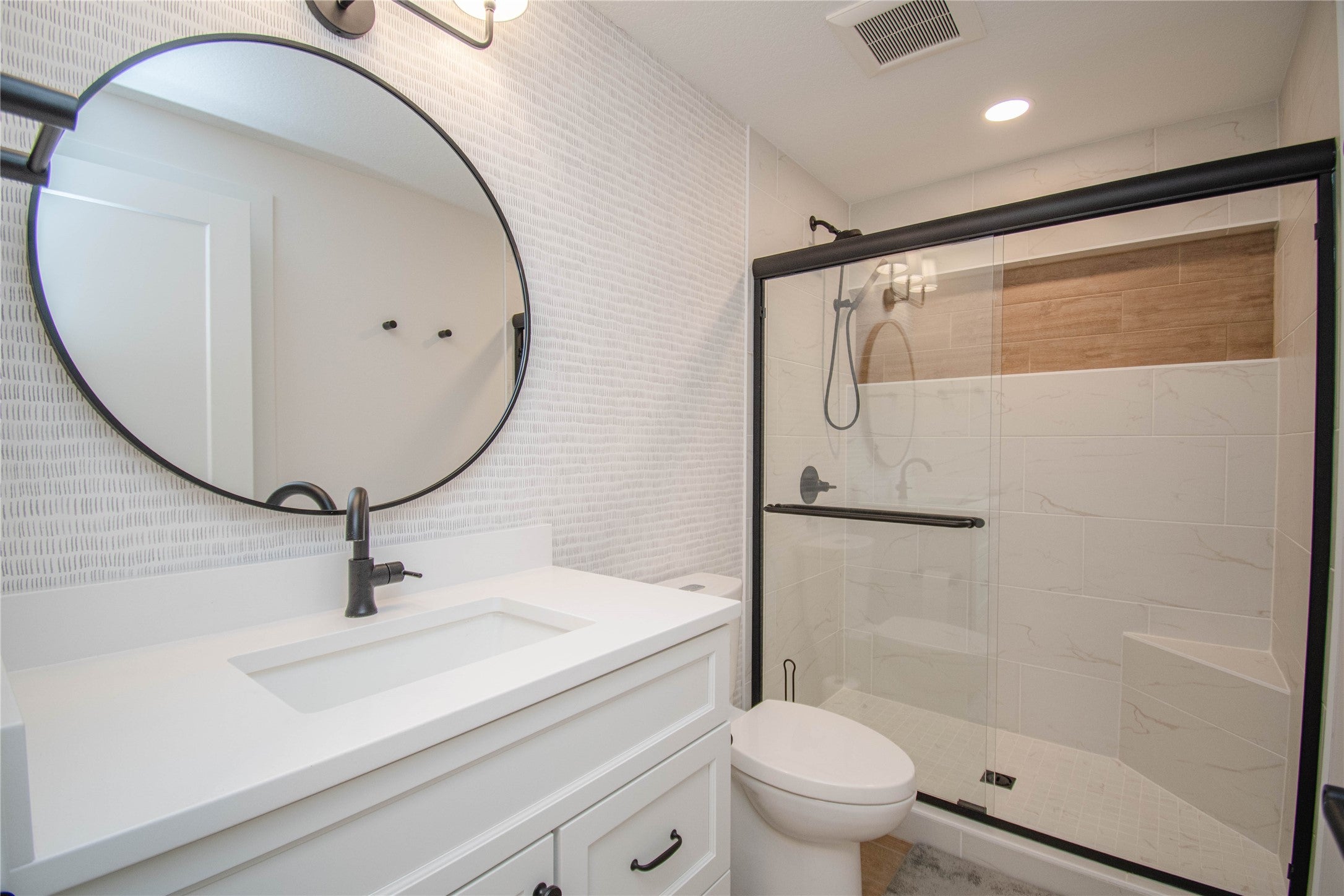 Clive, Iowa, 50325, United States, 4 Bedrooms Bedrooms, ,5 BathroomsBathrooms,Residential,Active,1964297