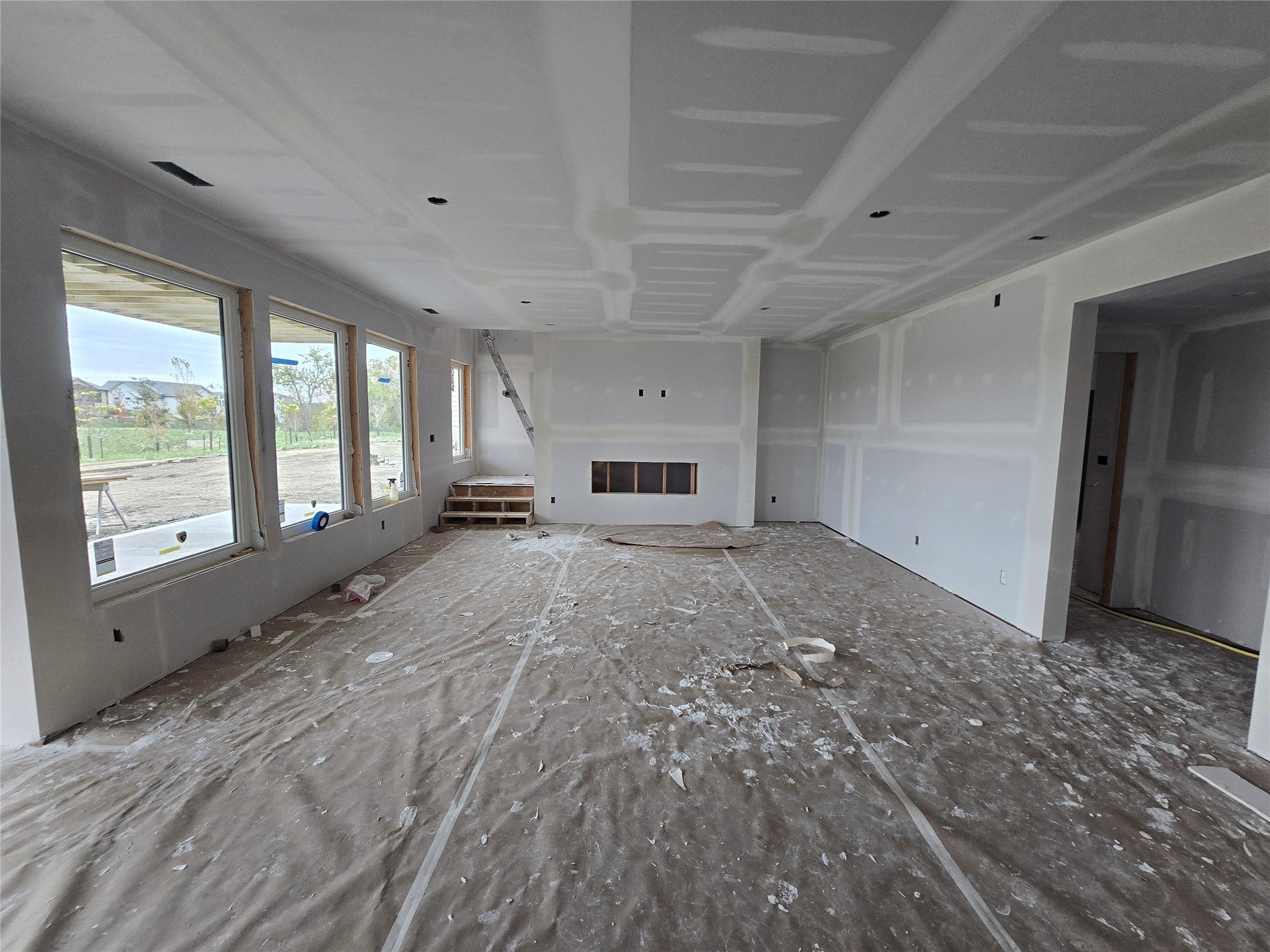 Urbandale, Iowa, 50323, United States, 4 Bedrooms Bedrooms, ,5 BathroomsBathrooms,Residential,Active,1945186