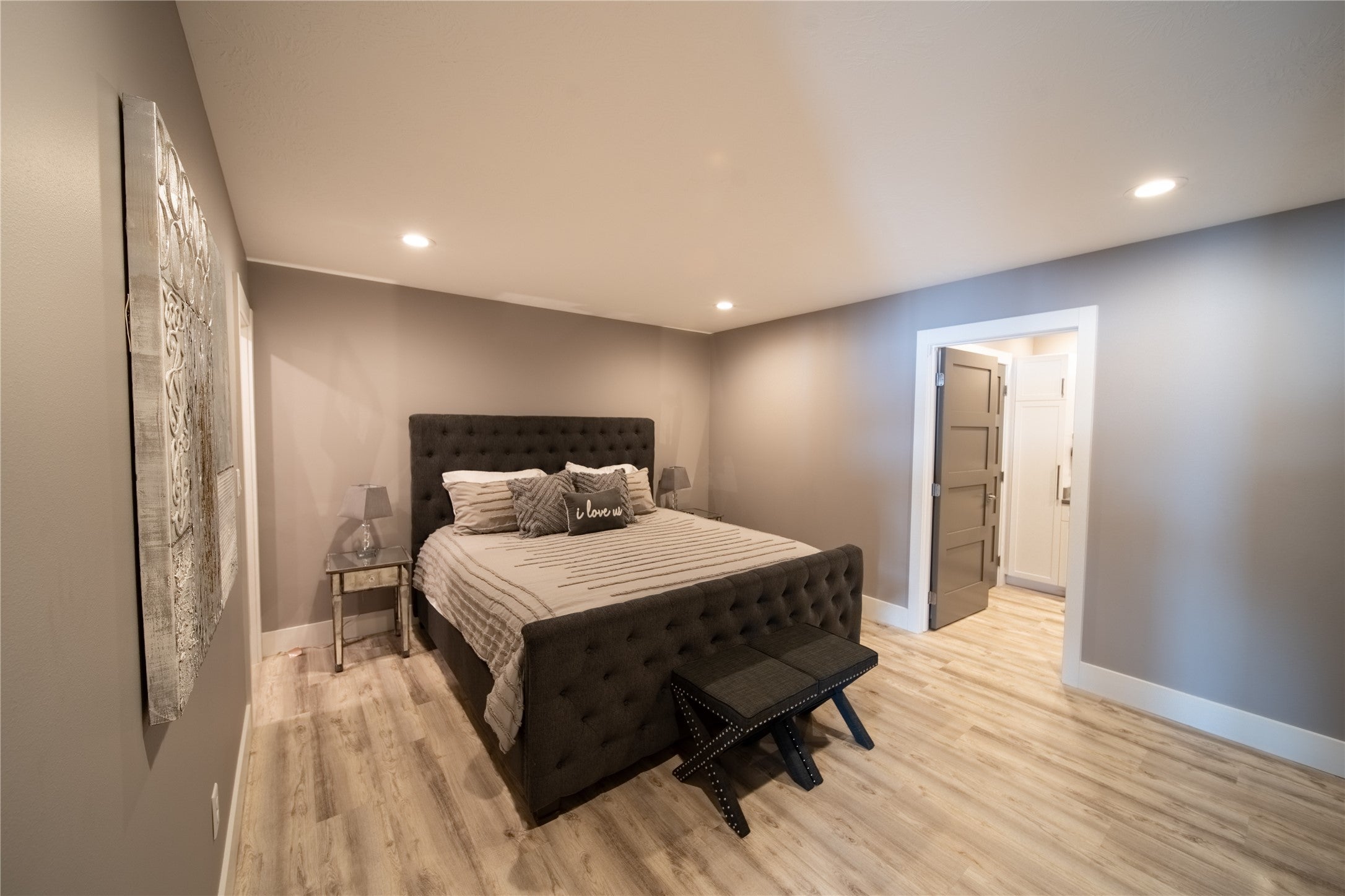 Spirit Lake, Iowa, 51360, United States, 7 Bedrooms Bedrooms, ,6 BathroomsBathrooms,Residential,Active,2007135