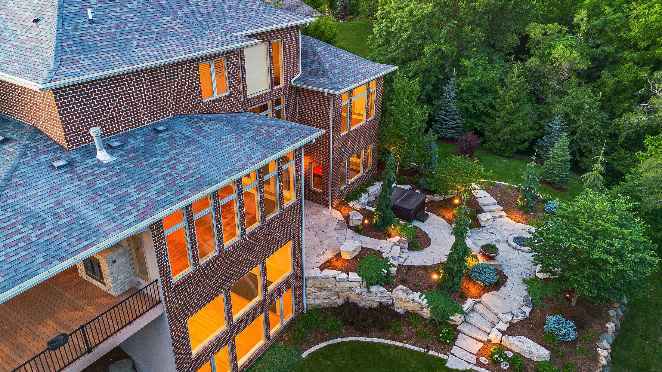 Urbandale, Iowa, 50323, United States, 5 Bedrooms Bedrooms, ,6 BathroomsBathrooms,Residential,Active,1876873