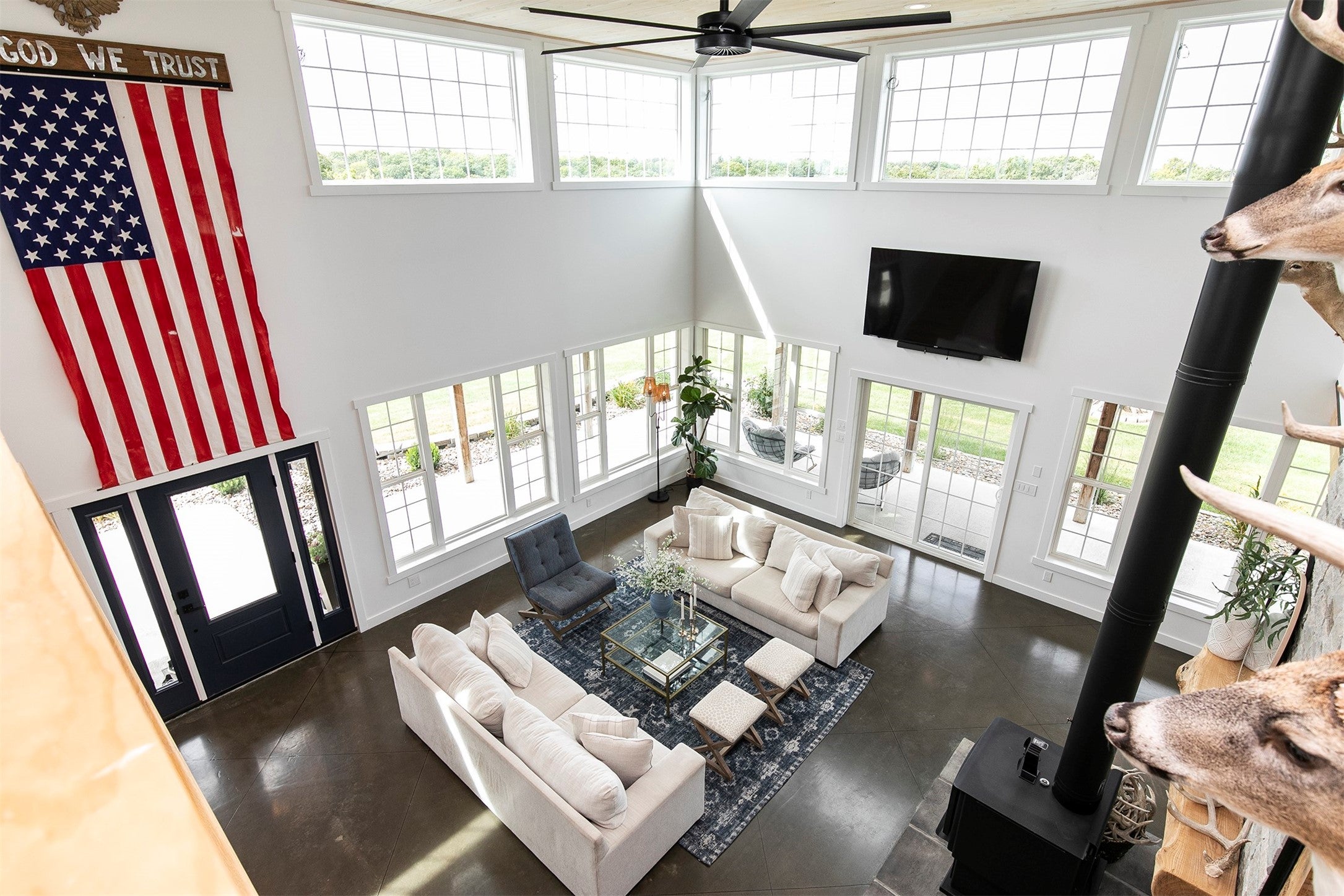 Winterset, Iowa, 50273, United States, 5 Bedrooms Bedrooms, ,5 BathroomsBathrooms,Residential,Active,1952277