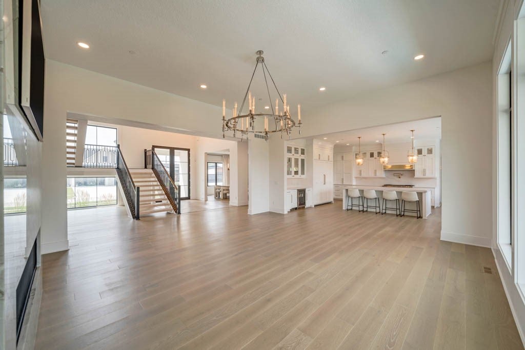 Clive, Iowa, 50325, United States, 5 Bedrooms Bedrooms, ,6 BathroomsBathrooms,Residential,Active,1909646