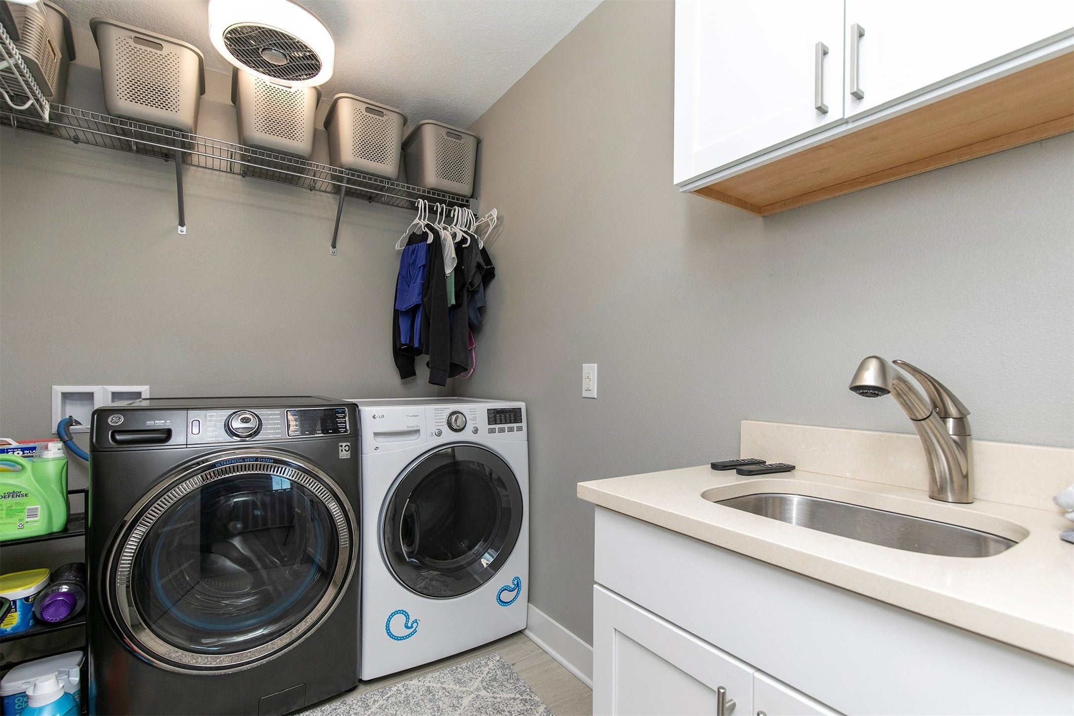 Clive, Iowa, 50325, United States, 5 Bedrooms Bedrooms, ,6 BathroomsBathrooms,Residential,Active,1993639