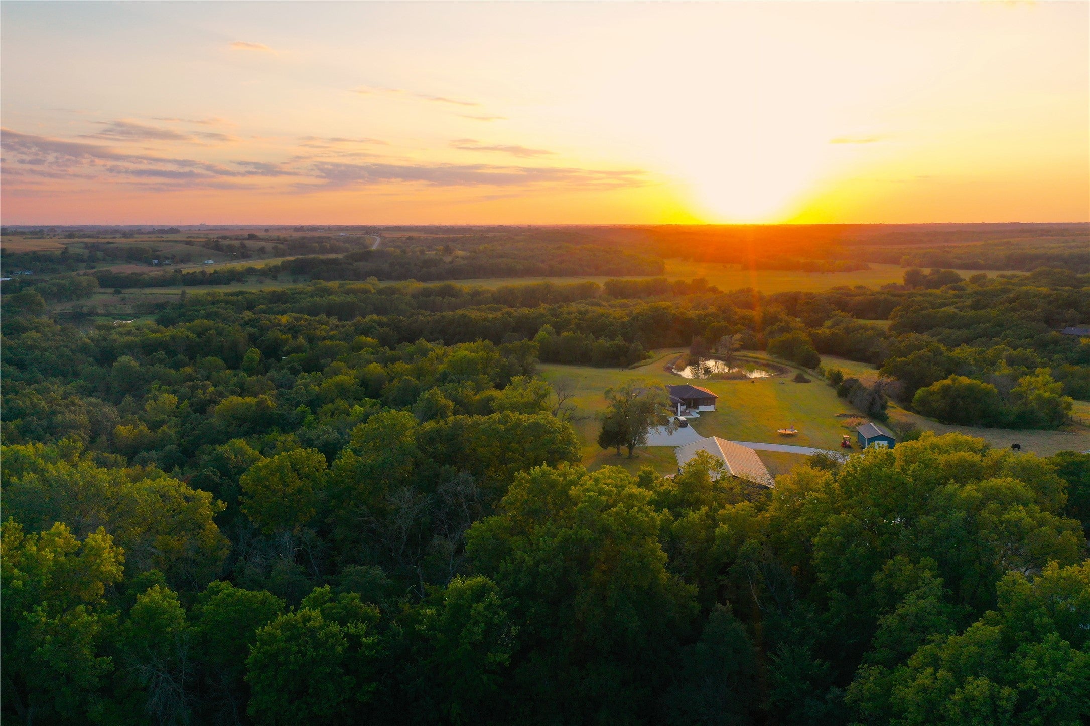Redfield, Iowa, 50233, United States, 4 Bedrooms Bedrooms, ,3 BathroomsBathrooms,Residential,Active,1993624