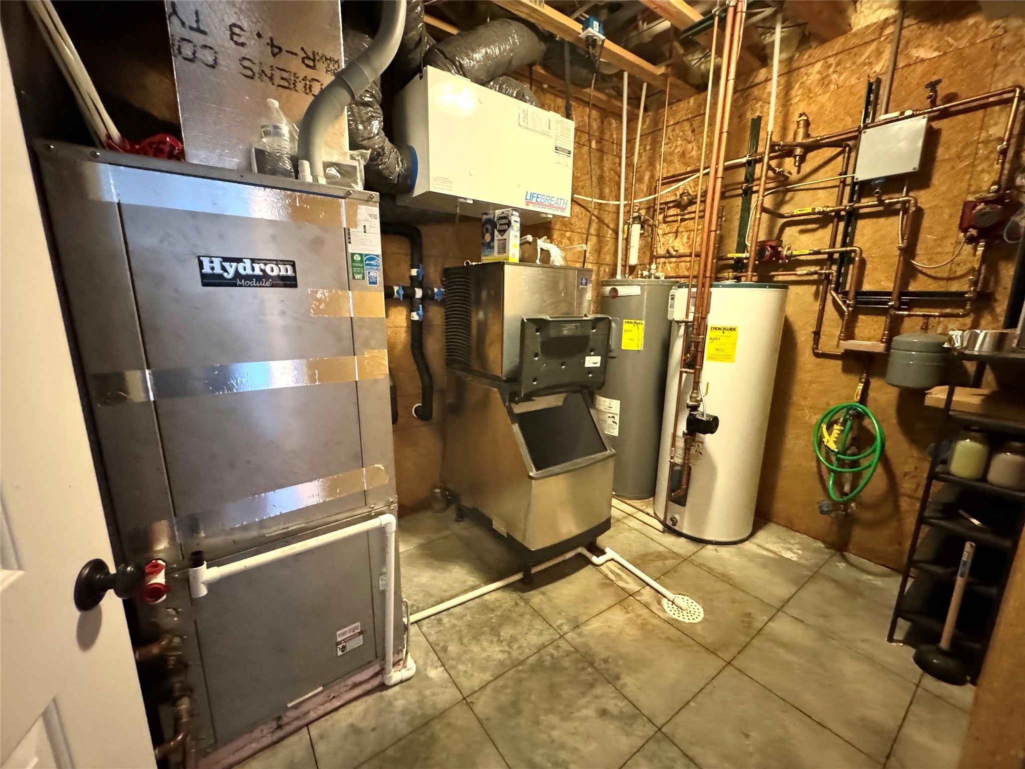 Ellston, Iowa, 50074, United States, 4 Bedrooms Bedrooms, ,3 BathroomsBathrooms,Residential,Active,1945187