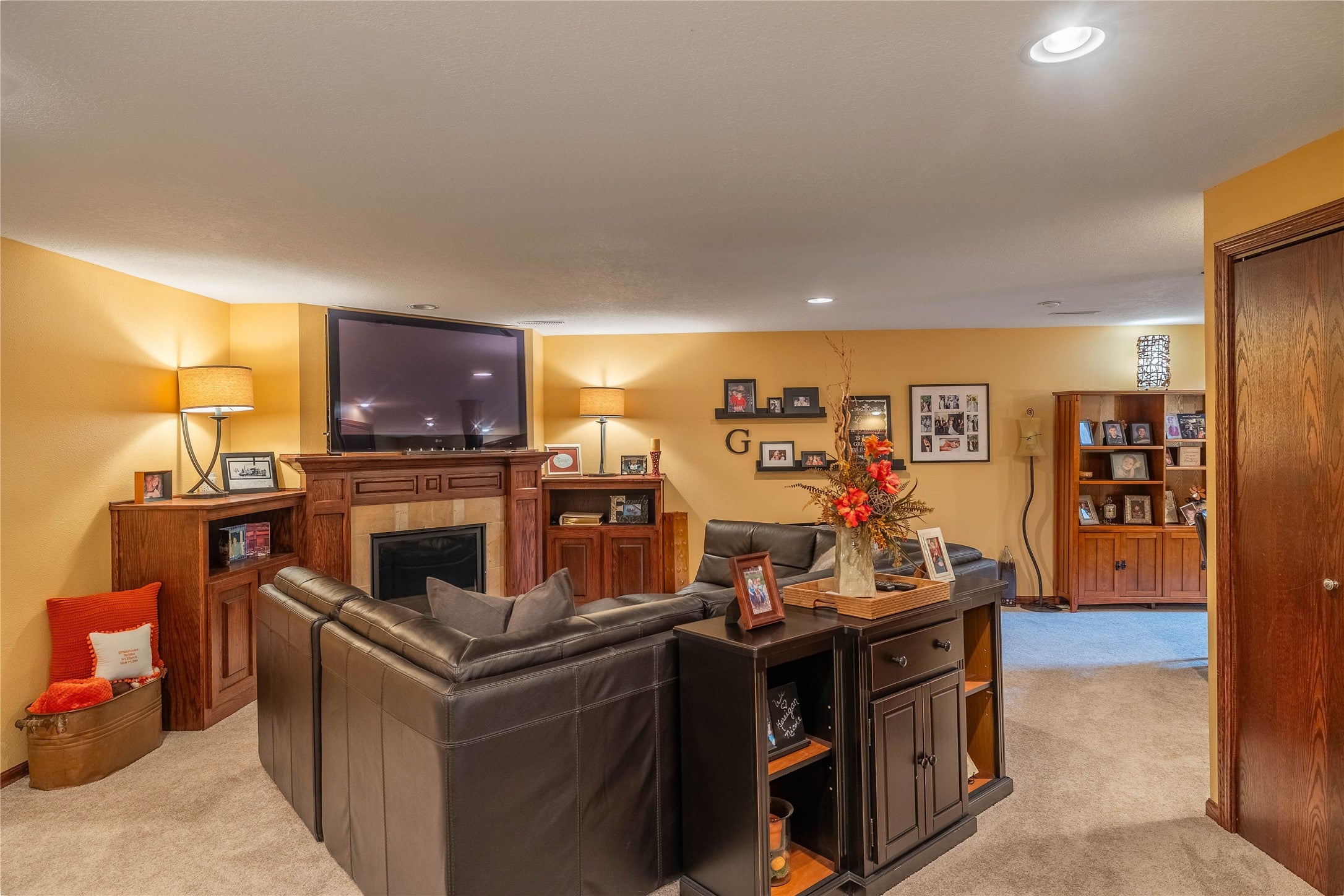 Madrid, Iowa, 50156, United States, 5 Bedrooms Bedrooms, ,6 BathroomsBathrooms,Residential,Active,1904744