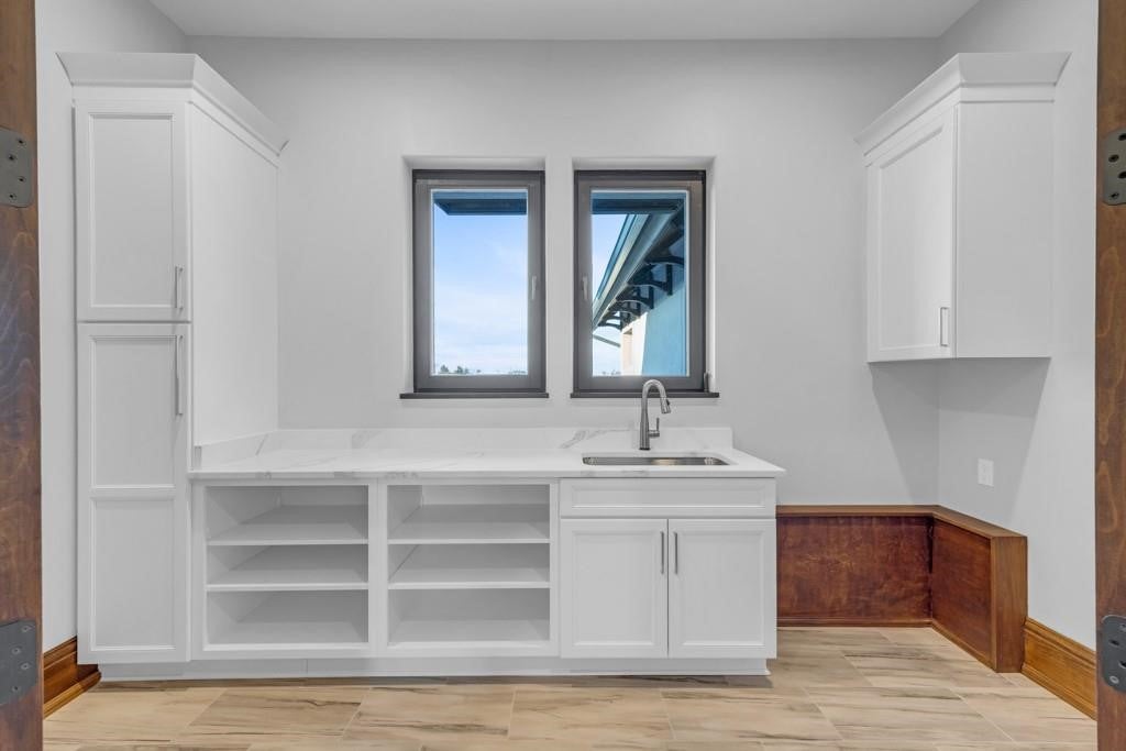 Johnston, Iowa, 50131, United States, 6 Bedrooms Bedrooms, ,8 BathroomsBathrooms,Residential,Active,1945305