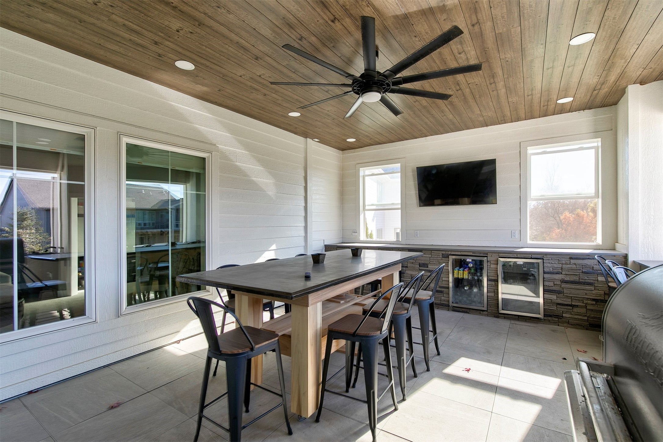 Clive, Iowa, 50325, United States, 5 Bedrooms Bedrooms, ,6 BathroomsBathrooms,Residential,Active,1993639