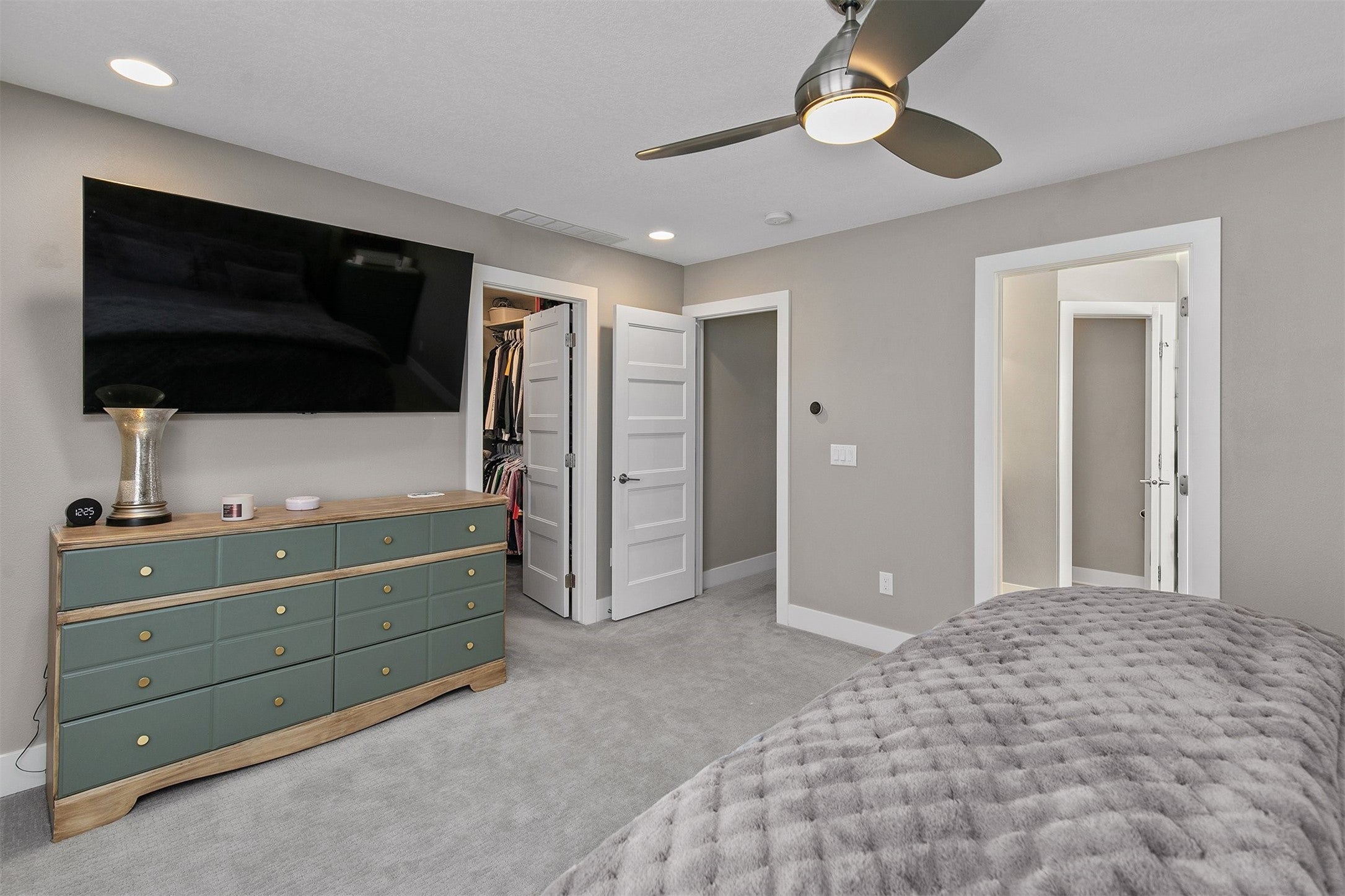 Clive, Iowa, 50325, United States, 5 Bedrooms Bedrooms, ,6 BathroomsBathrooms,Residential,Active,1993639