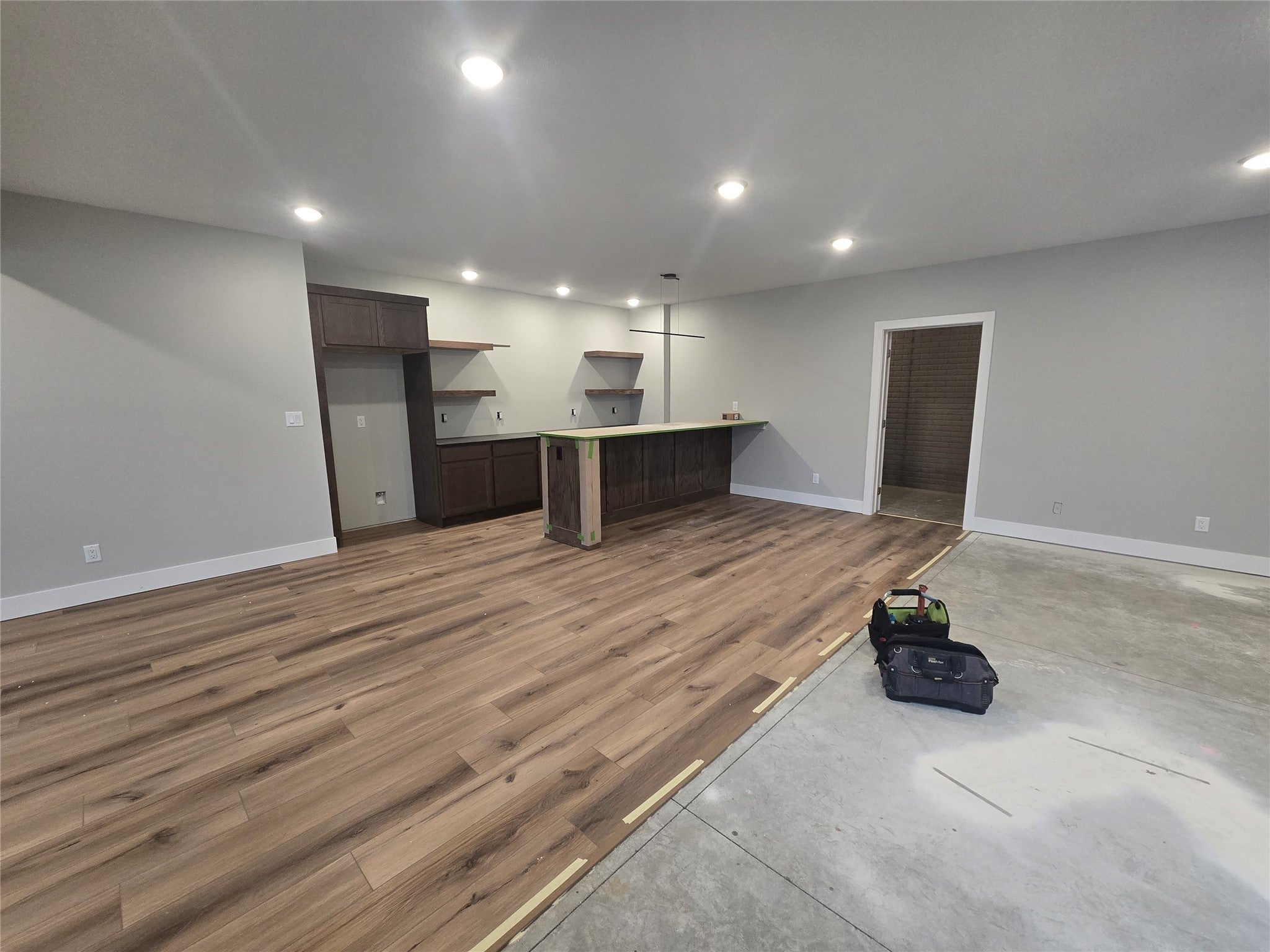 Urbandale, Iowa, 50323, United States, 6 Bedrooms Bedrooms, ,6 BathroomsBathrooms,Residential,Active,1869122