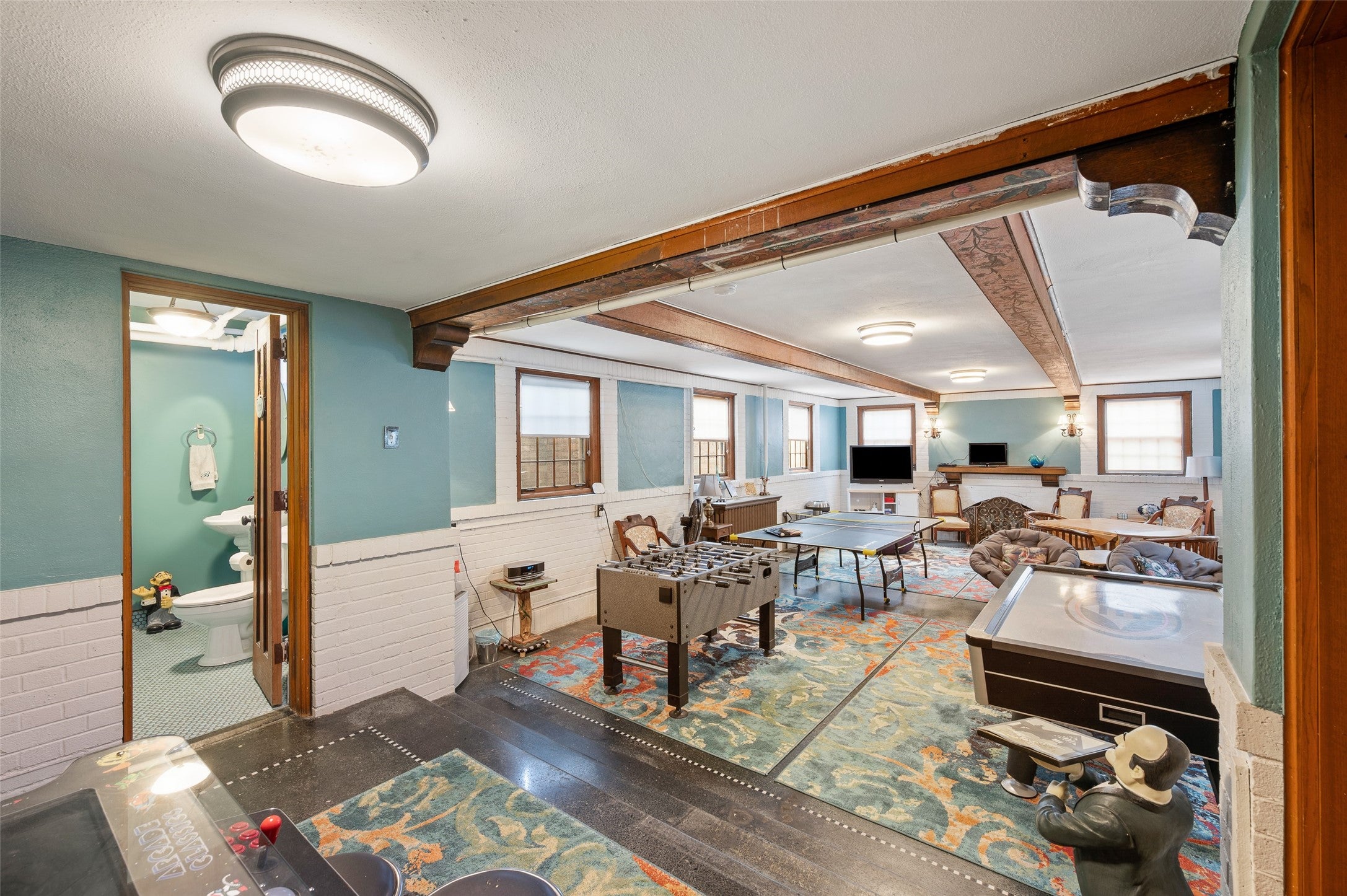 Des Moines, Iowa, 50312, United States, 7 Bedrooms Bedrooms, ,9 BathroomsBathrooms,Residential,Active,2014607