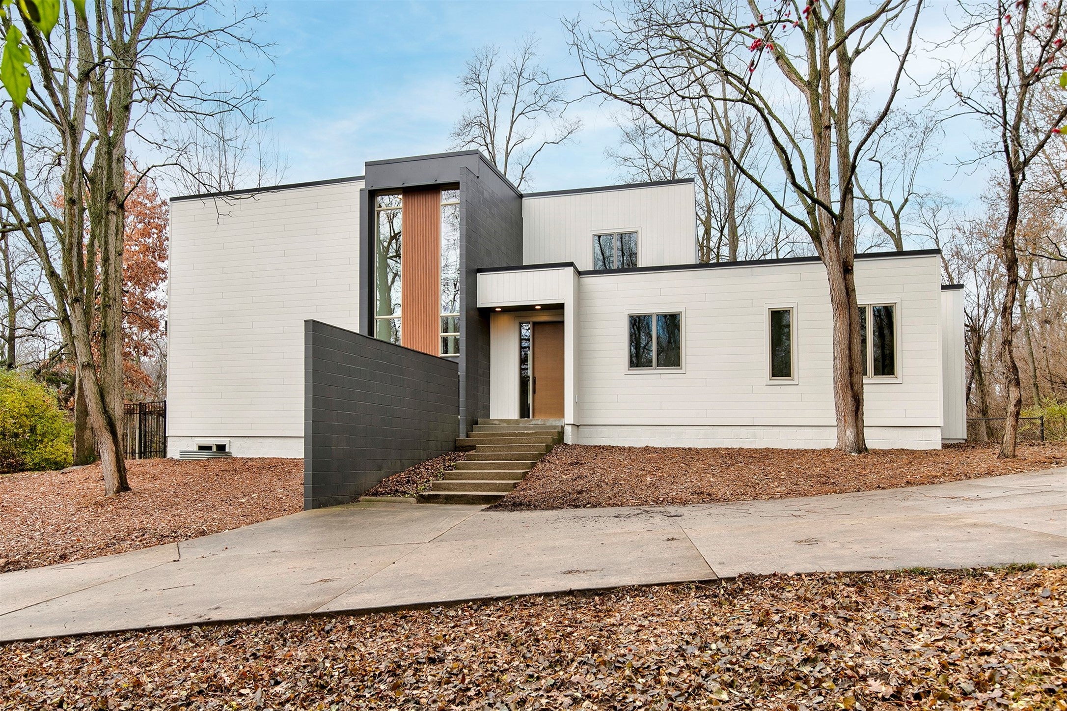 Ankeny, Iowa, 50023, United States, 5 Bedrooms Bedrooms, ,4 BathroomsBathrooms,Residential,Active,1998590