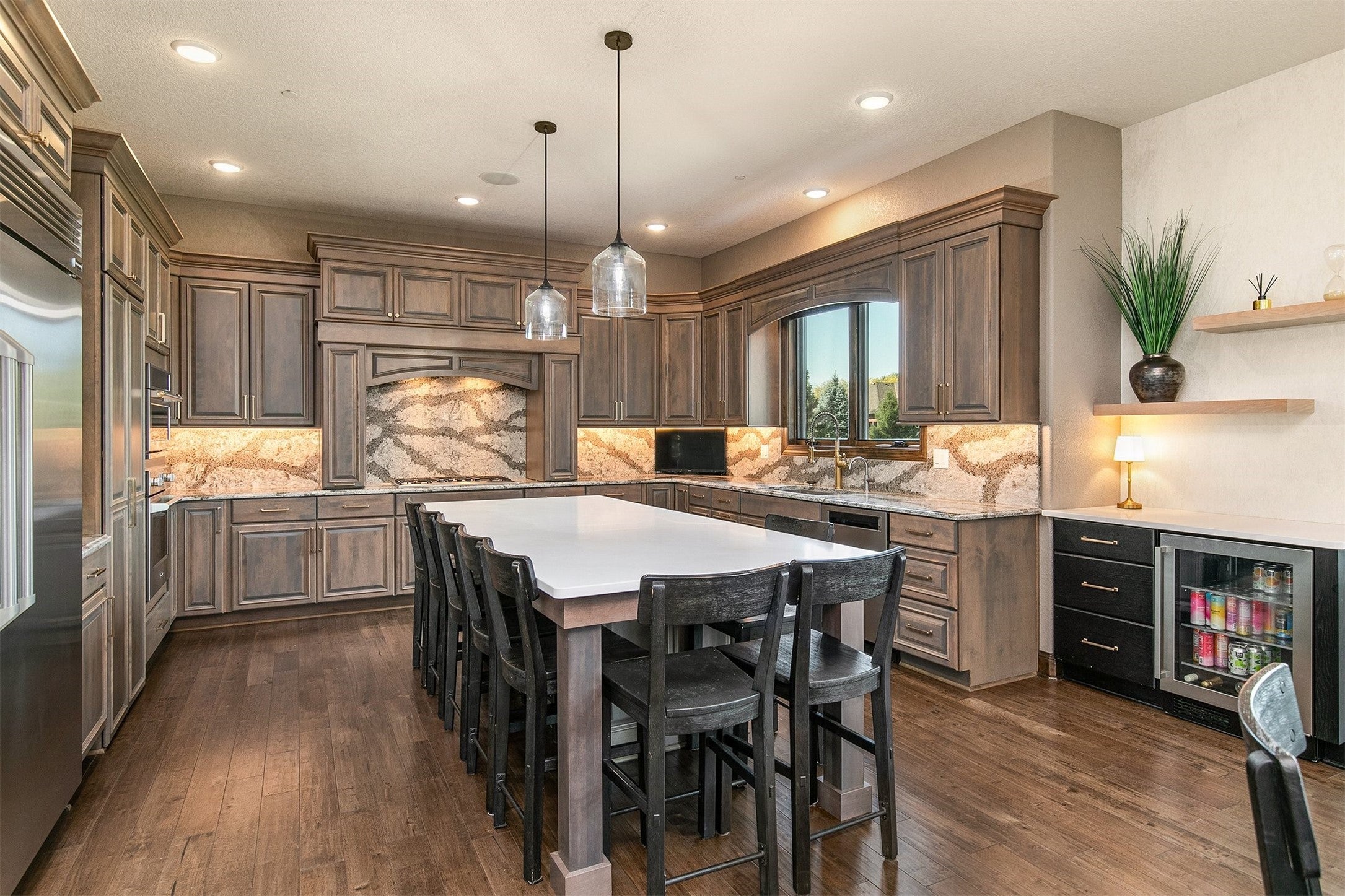 West Des Moines, Iowa, 50266, United States, 6 Bedrooms Bedrooms, ,5 BathroomsBathrooms,Residential,Active,1971022