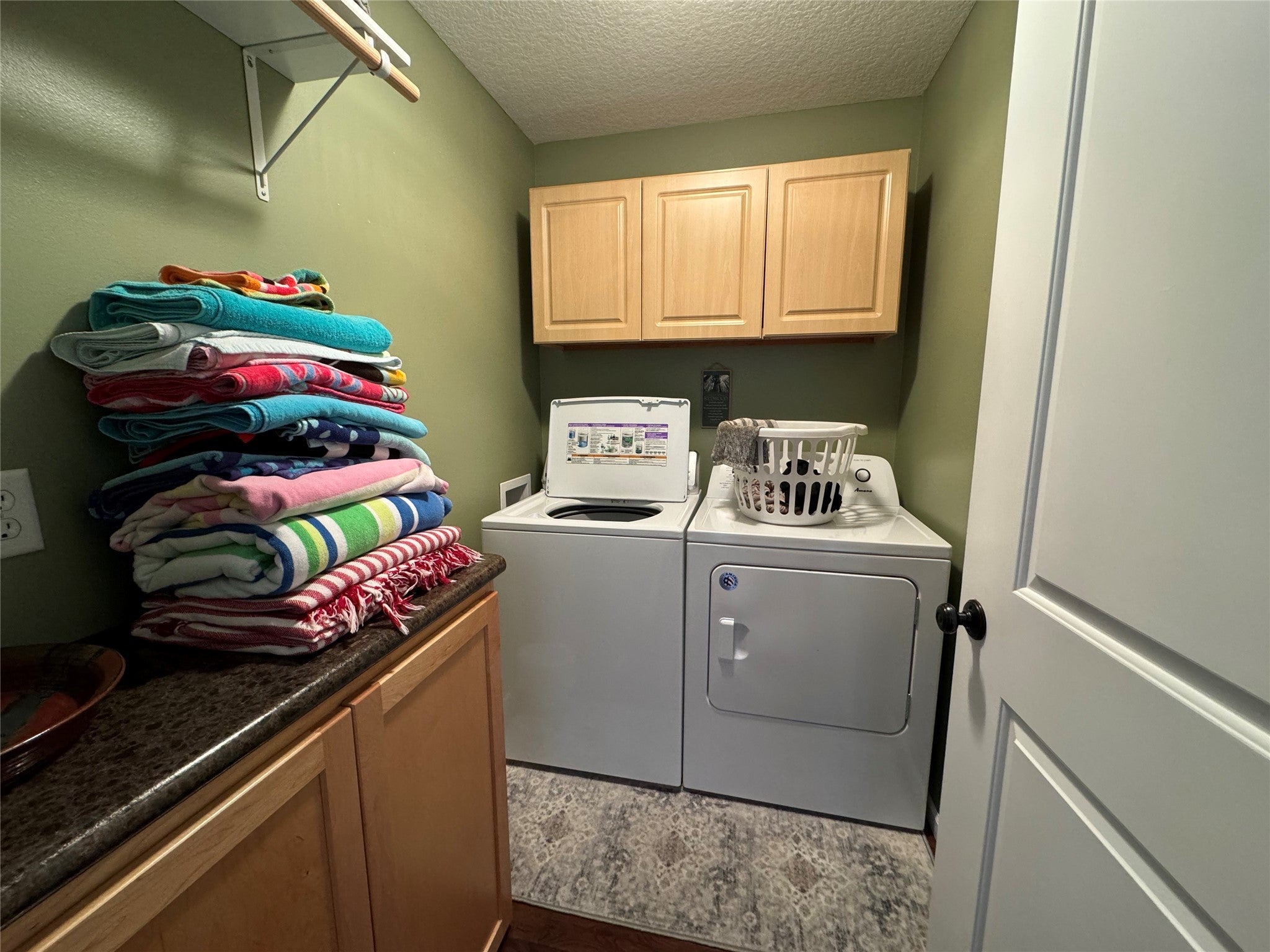 Ellston, Iowa, 50074, United States, 4 Bedrooms Bedrooms, ,3 BathroomsBathrooms,Residential,Active,1945187