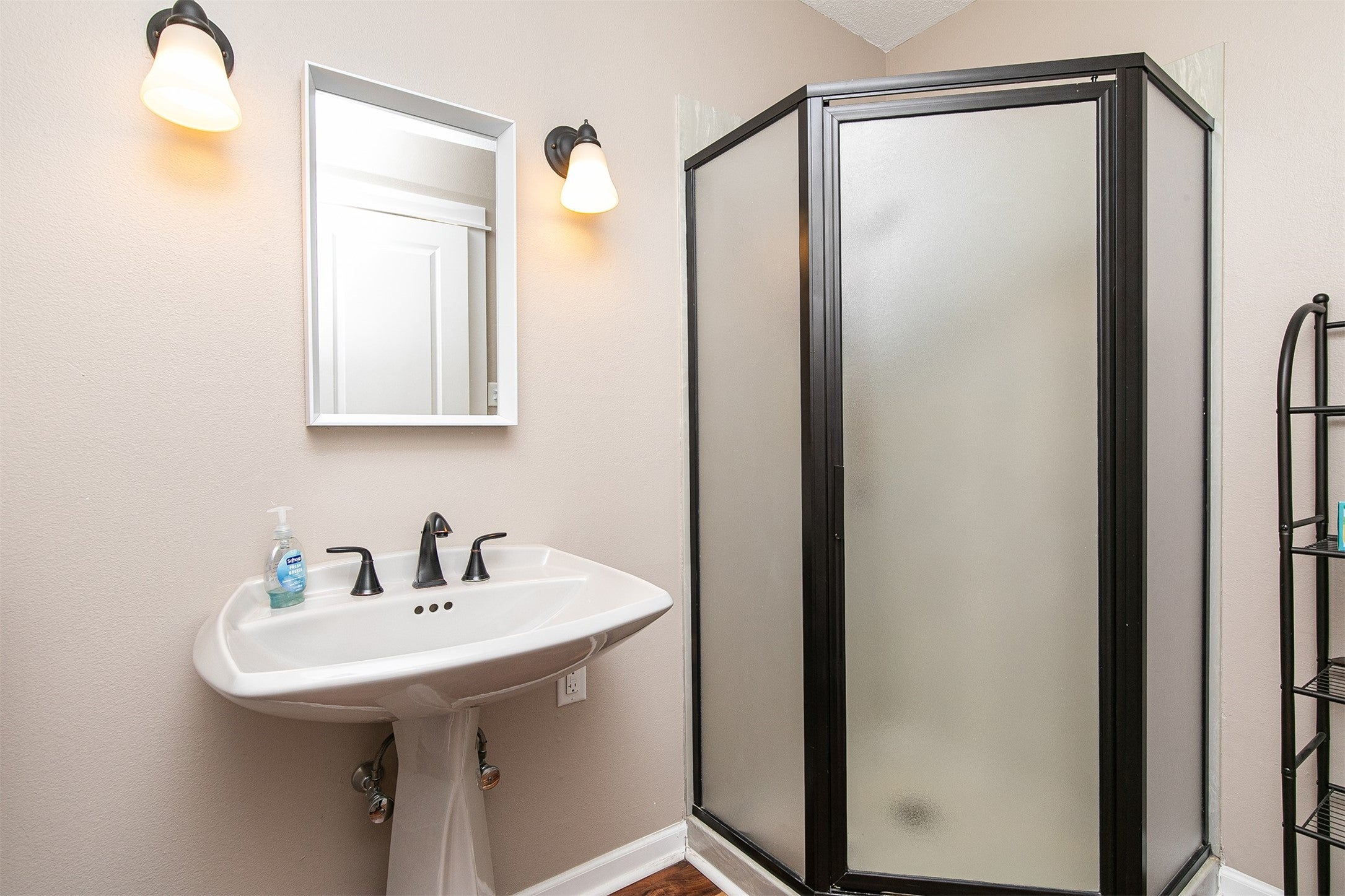 Ellston, Iowa, 50074, United States, 4 Bedrooms Bedrooms, ,3 BathroomsBathrooms,Residential,Active,1742148