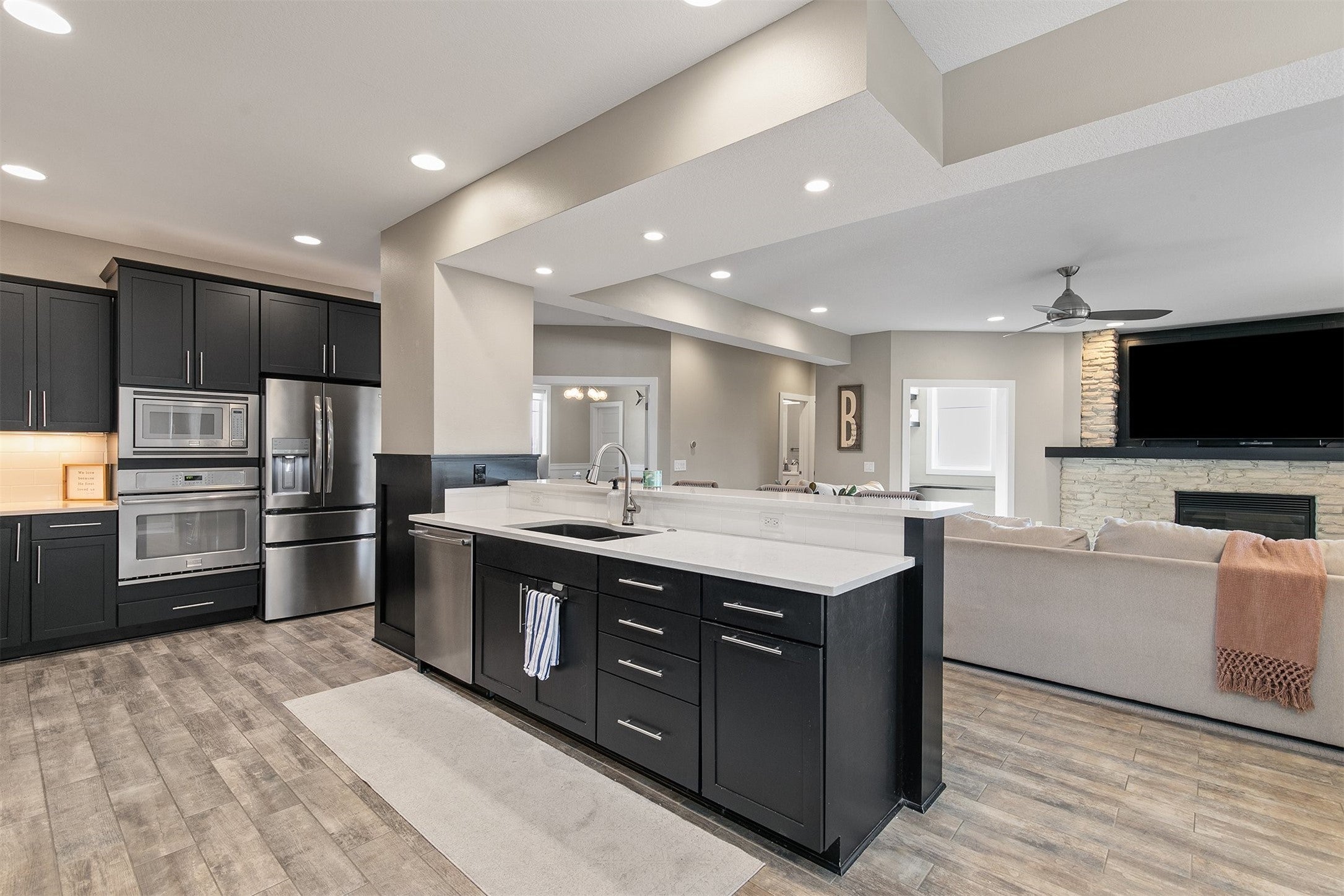 Clive, Iowa, 50325, United States, 5 Bedrooms Bedrooms, ,6 BathroomsBathrooms,Residential,Active,1993639