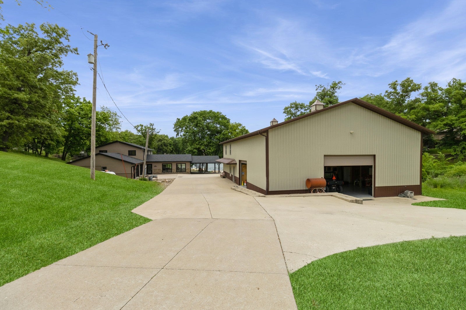 Montezuma, Iowa, 50171, United States, 8 Bedrooms Bedrooms, ,5 BathroomsBathrooms,Residential,Active,1829914