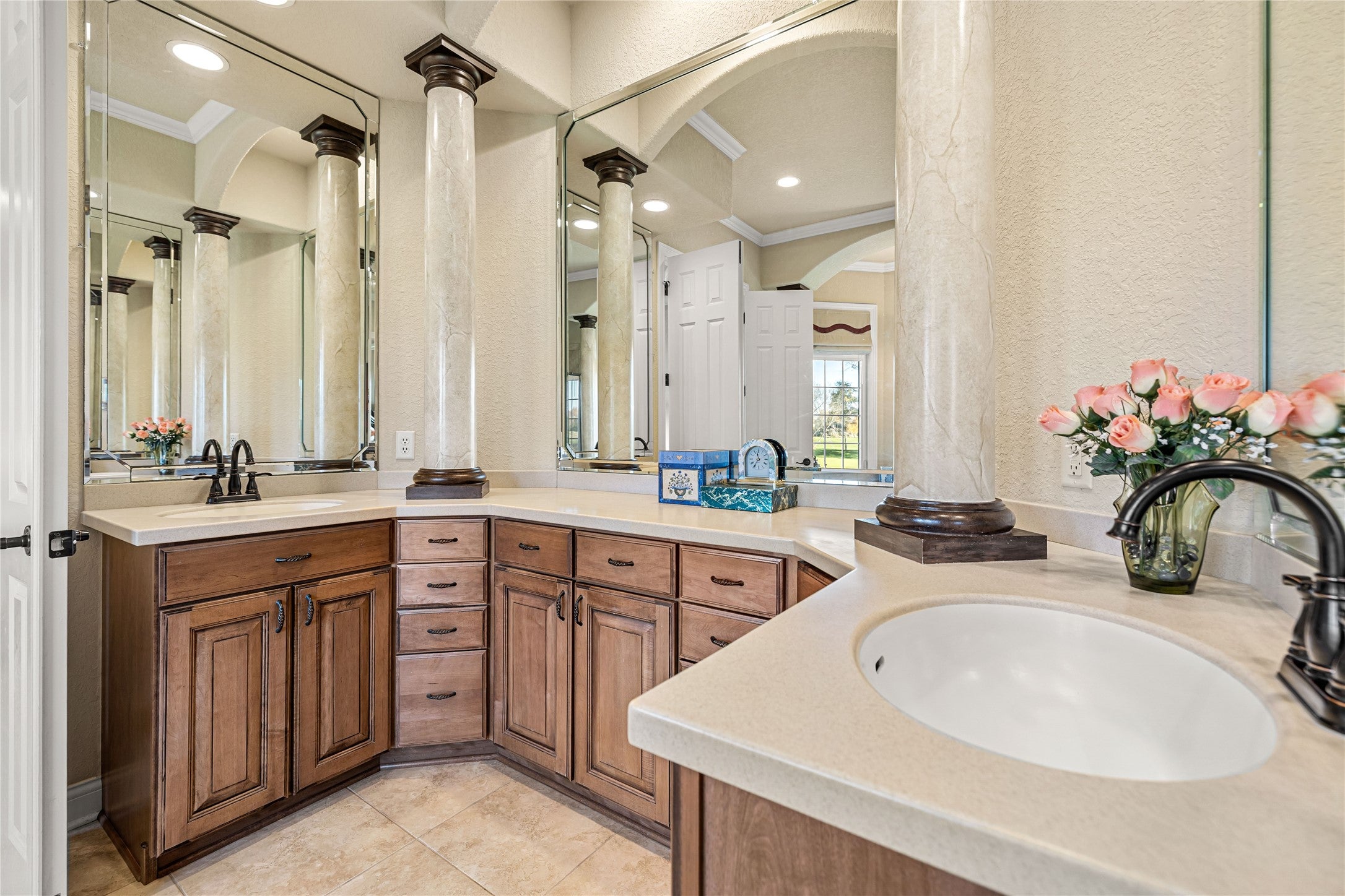 Ankeny, Iowa, 50021, United States, 5 Bedrooms Bedrooms, ,5 BathroomsBathrooms,Residential,Active,1987216