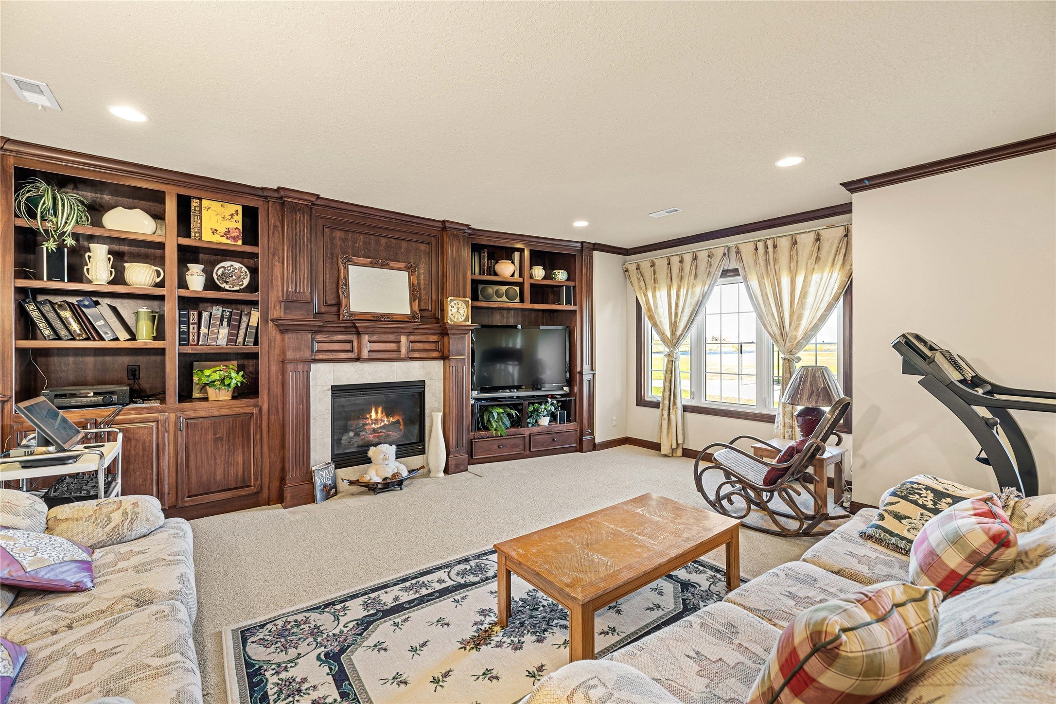 Ankeny, Iowa, 50021, United States, 5 Bedrooms Bedrooms, ,5 BathroomsBathrooms,Residential,Active,1987216