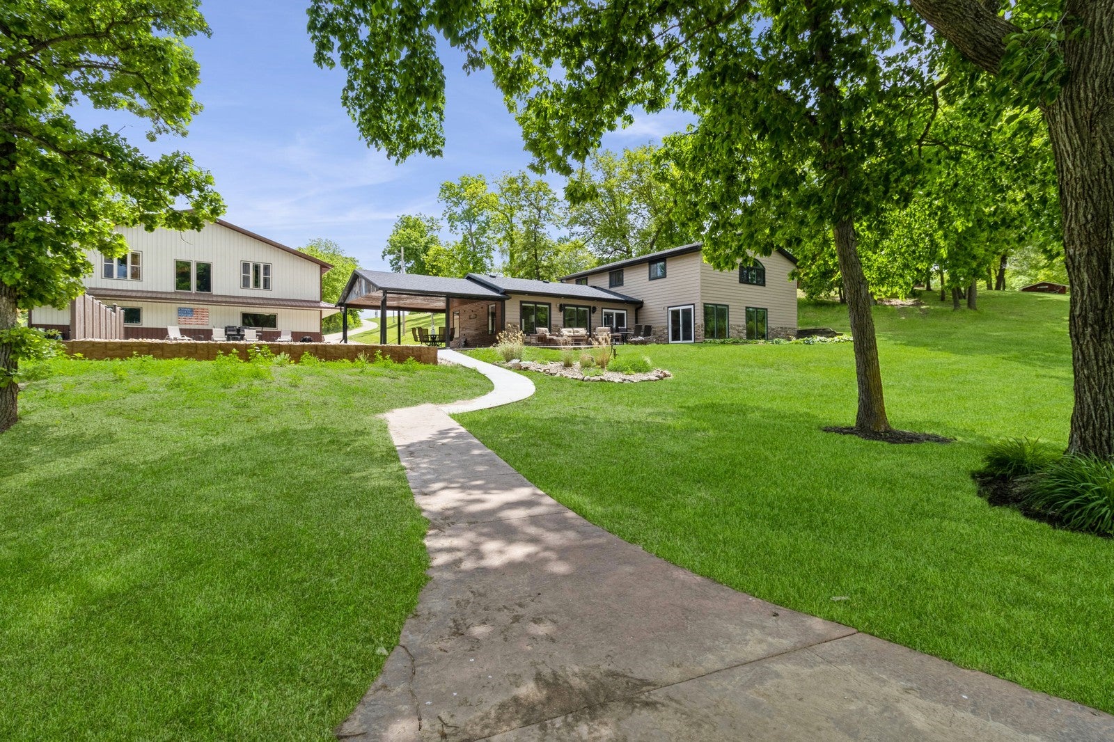 Montezuma, Iowa, 50171, United States, 8 Bedrooms Bedrooms, ,5 BathroomsBathrooms,Residential,Active,1829914
