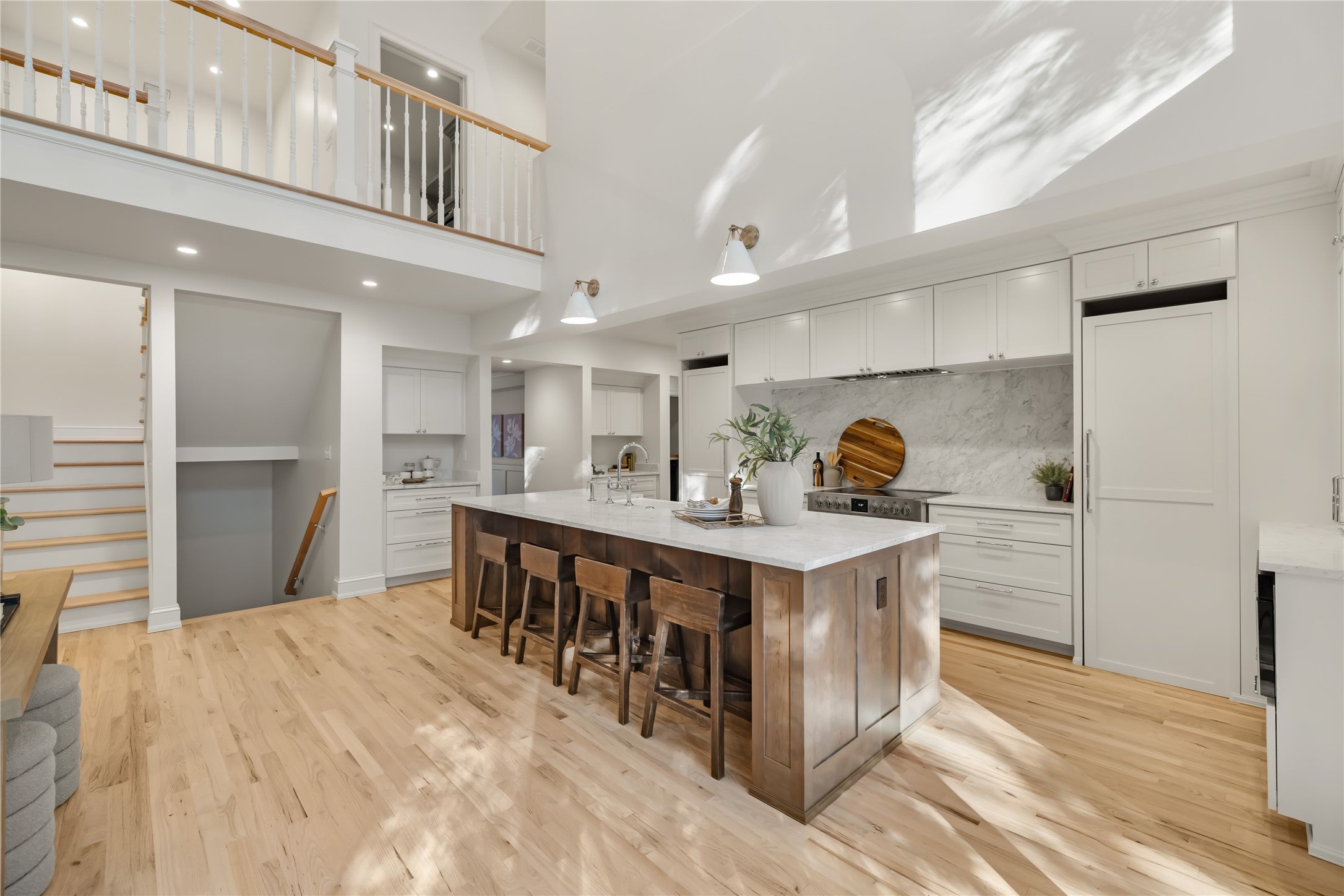 Des Moines, Iowa, 50312, United States, 5 Bedrooms Bedrooms, ,6 BathroomsBathrooms,Residential,Active,1963392