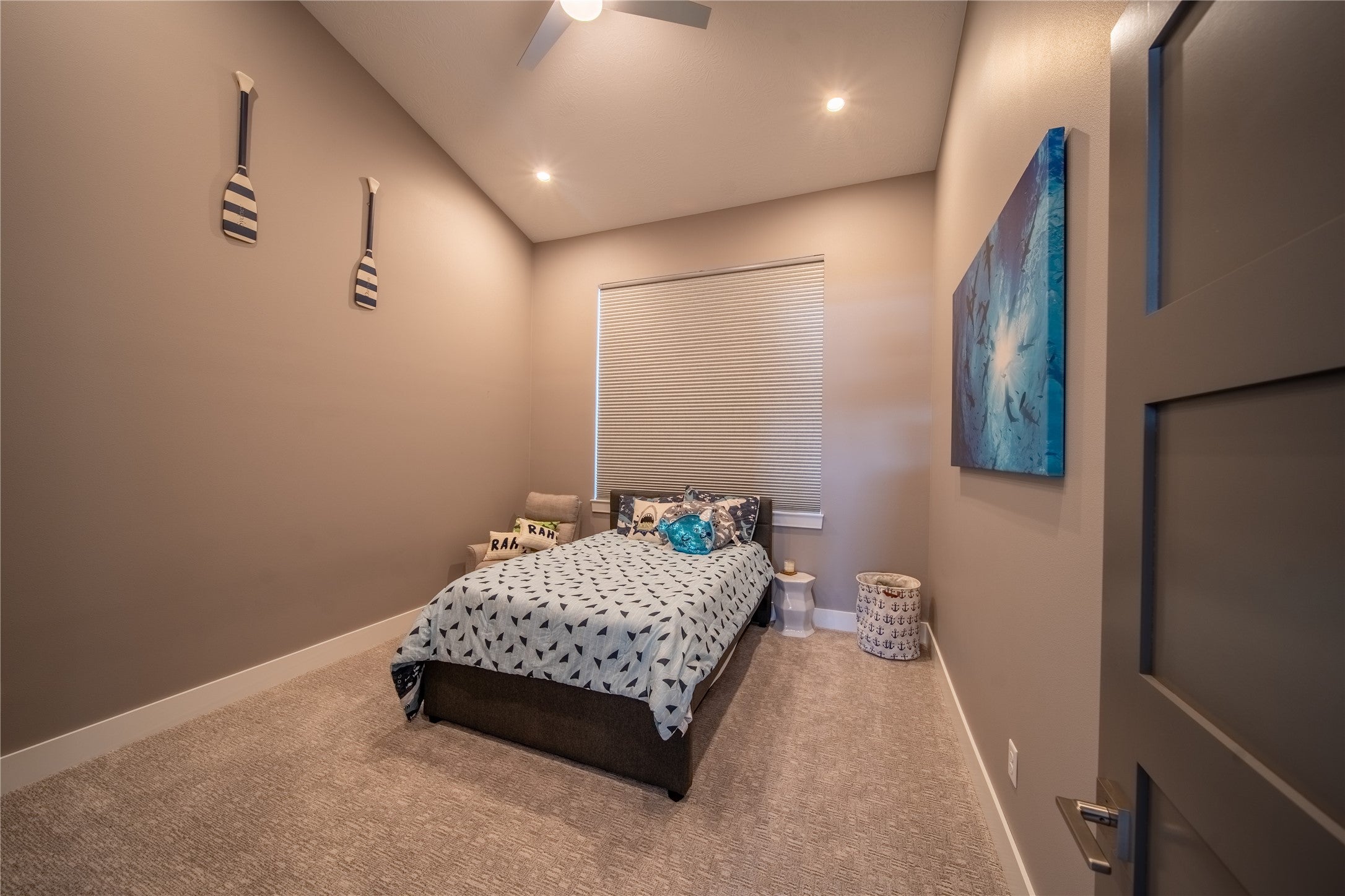 Spirit Lake, Iowa, 51360, United States, 7 Bedrooms Bedrooms, ,6 BathroomsBathrooms,Residential,Active,2007135