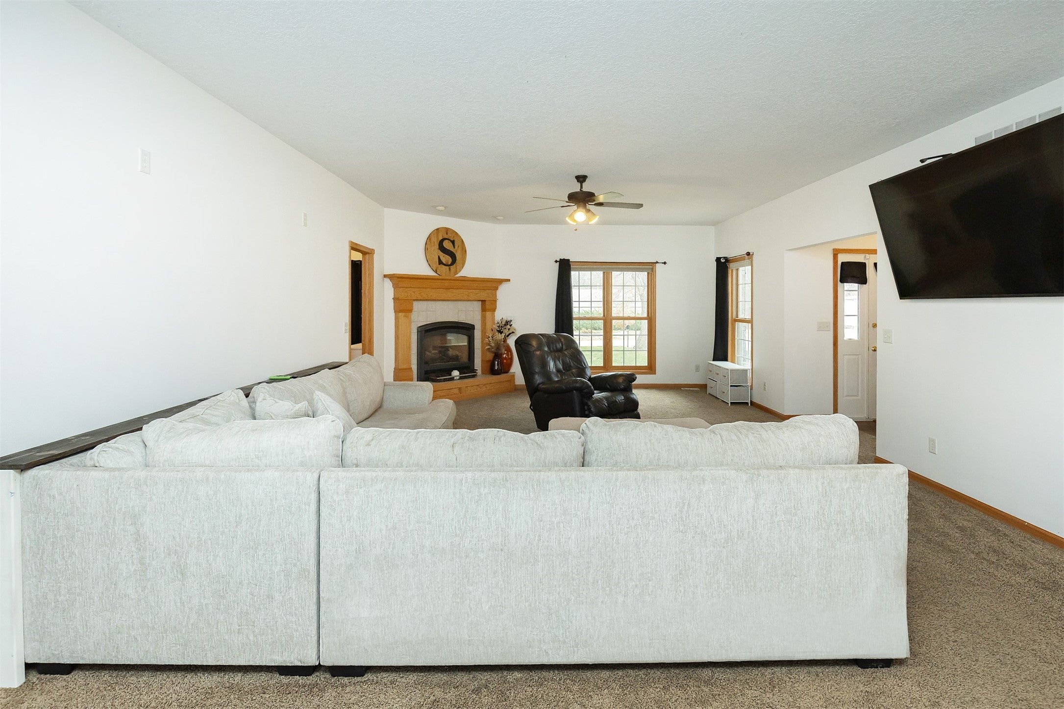 Johnston, Iowa, 50131, United States, 4 Bedrooms Bedrooms, ,3 BathroomsBathrooms,Residential,Active,1993960