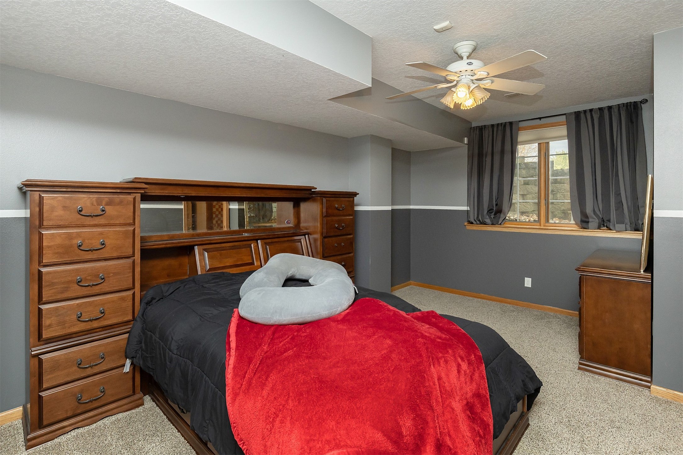 Johnston, Iowa, 50131, United States, 4 Bedrooms Bedrooms, ,3 BathroomsBathrooms,Residential,Active,1993960