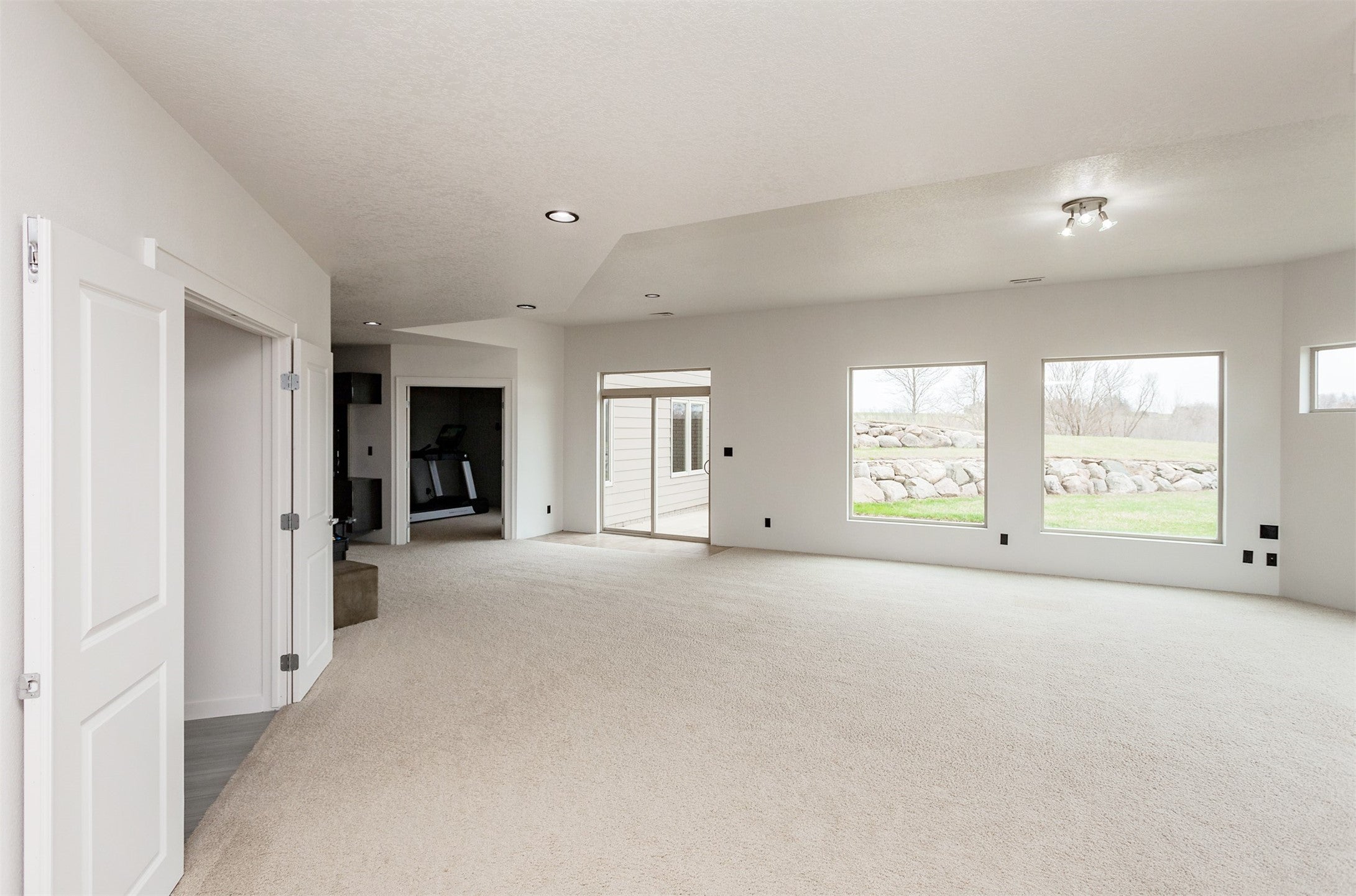 Van Meter, Iowa, 50261, United States, ,4 BathroomsBathrooms,Residential,Active,1757421