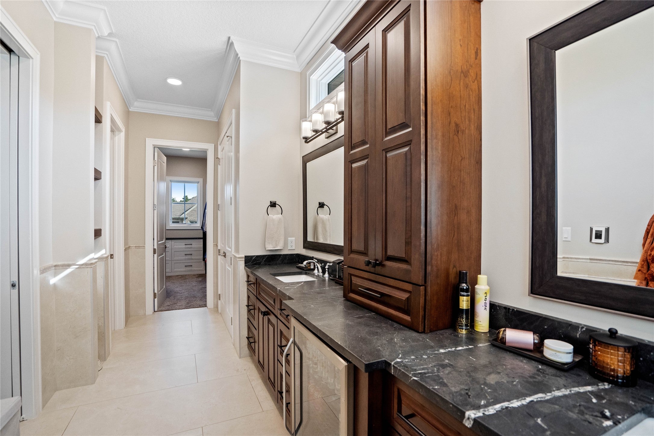 Urbandale, Iowa, 50323, United States, 2 Bedrooms Bedrooms, ,3 BathroomsBathrooms,Residential,Active,1927668
