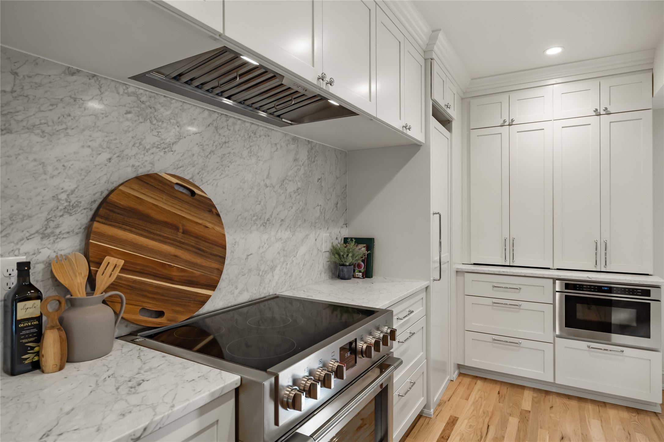 Des Moines, Iowa, 50312, United States, 5 Bedrooms Bedrooms, ,6 BathroomsBathrooms,Residential,Active,1963392