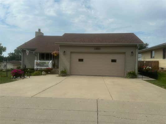 827 E 9TH ST S, NEWTON, IA 50208 - Image 1