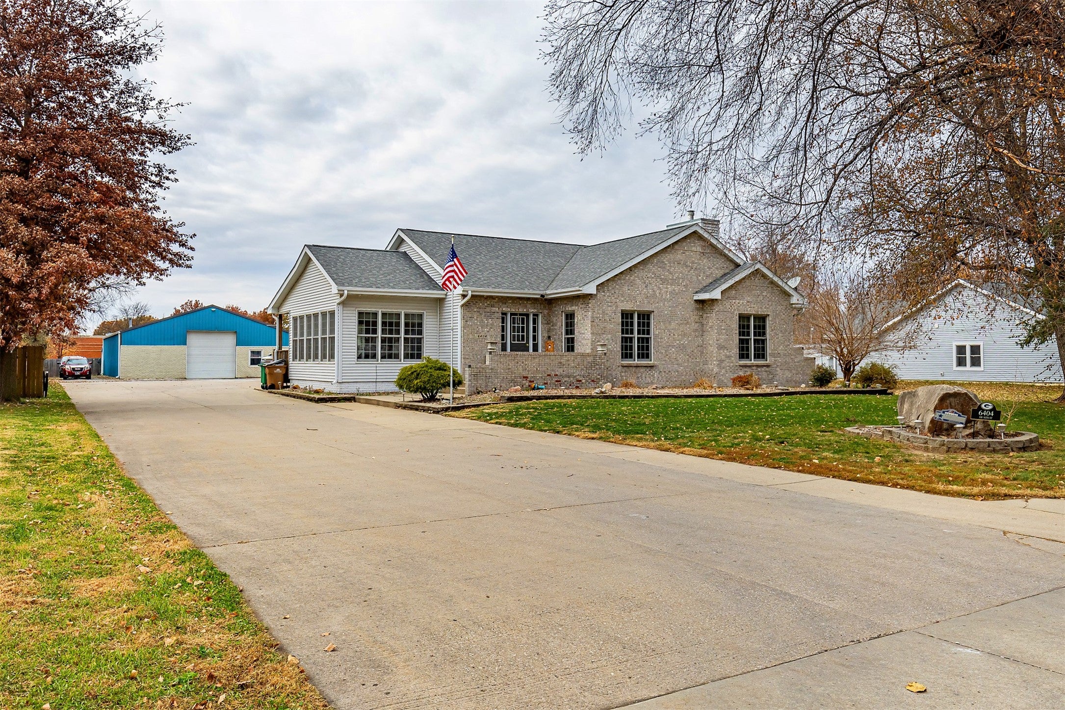 Johnston, Iowa, 50131, United States, 4 Bedrooms Bedrooms, ,3 BathroomsBathrooms,Residential,Active,1993960
