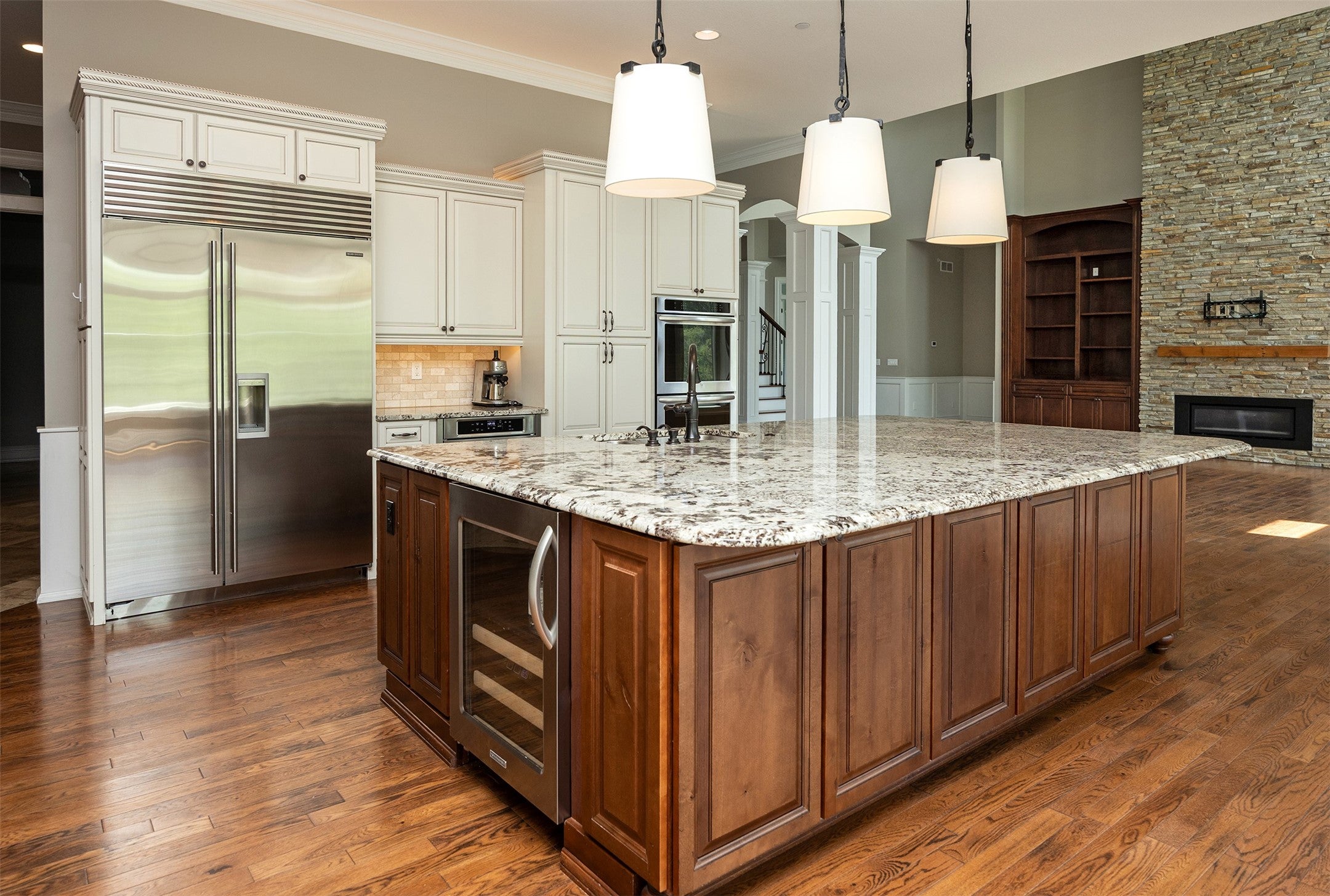 Urbandale, Iowa, 50323, United States, 5 Bedrooms Bedrooms, ,6 BathroomsBathrooms,Residential,Active,1876873