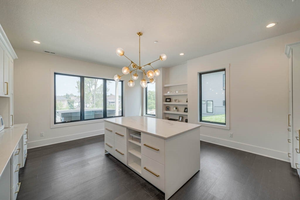 Clive, Iowa, 50325, United States, 5 Bedrooms Bedrooms, ,6 BathroomsBathrooms,Residential,Active,1909646