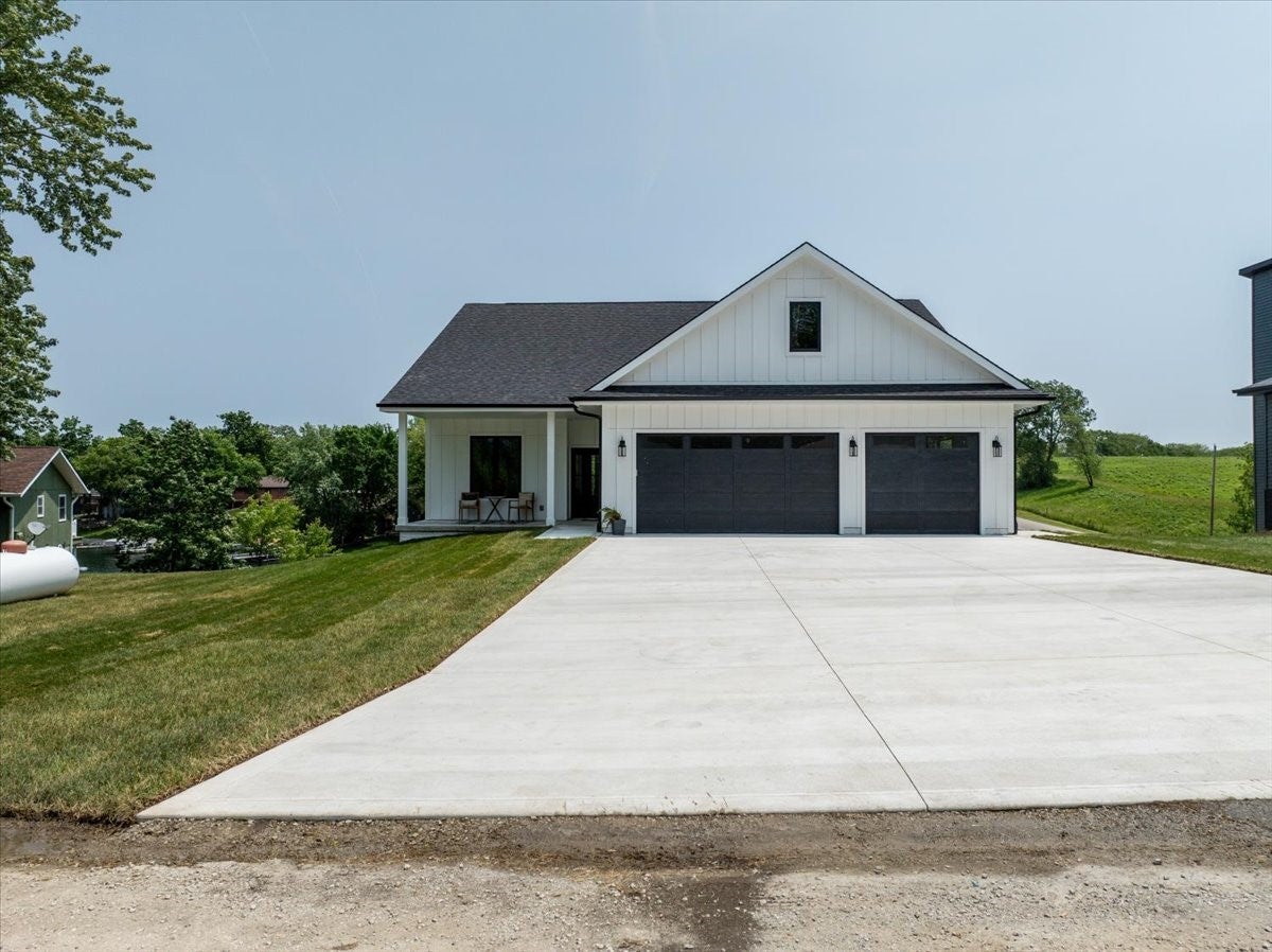 Ellston, Iowa, 50074, United States, 5 Bedrooms Bedrooms, ,3 BathroomsBathrooms,Residential,Active,1742141