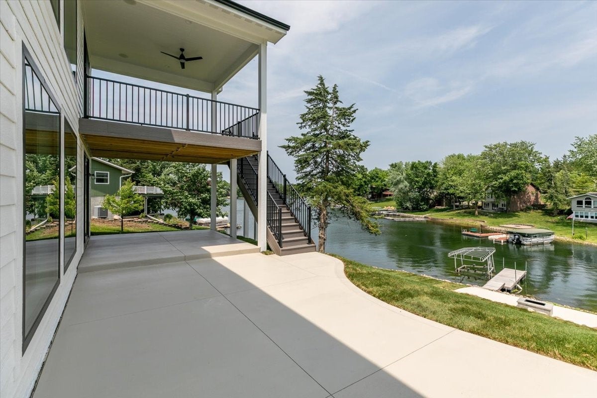 Ellston, Iowa, 50074, United States, 5 Bedrooms Bedrooms, ,3 BathroomsBathrooms,Residential,Active,1742141