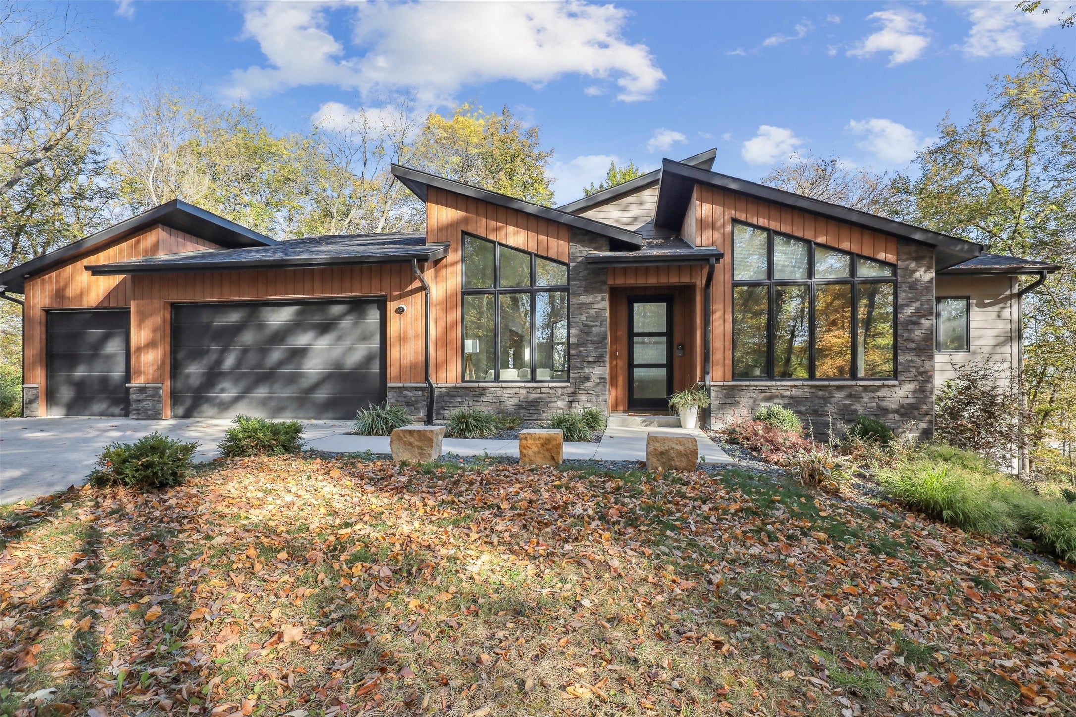 West Des Moines, Iowa, 50265, United States, 5 Bedrooms Bedrooms, ,5 BathroomsBathrooms,Residential,Active,1824575