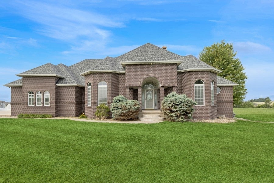 Granger, Iowa, 50109, United States, 3 Bedrooms Bedrooms, ,3 BathroomsBathrooms,Residential,Active,1968368