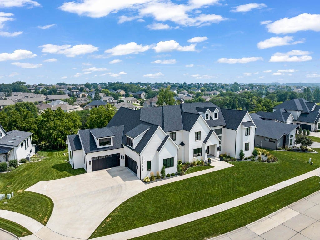 Clive, Iowa, 50325, United States, 5 Bedrooms Bedrooms, ,6 BathroomsBathrooms,Residential,Active,1909646